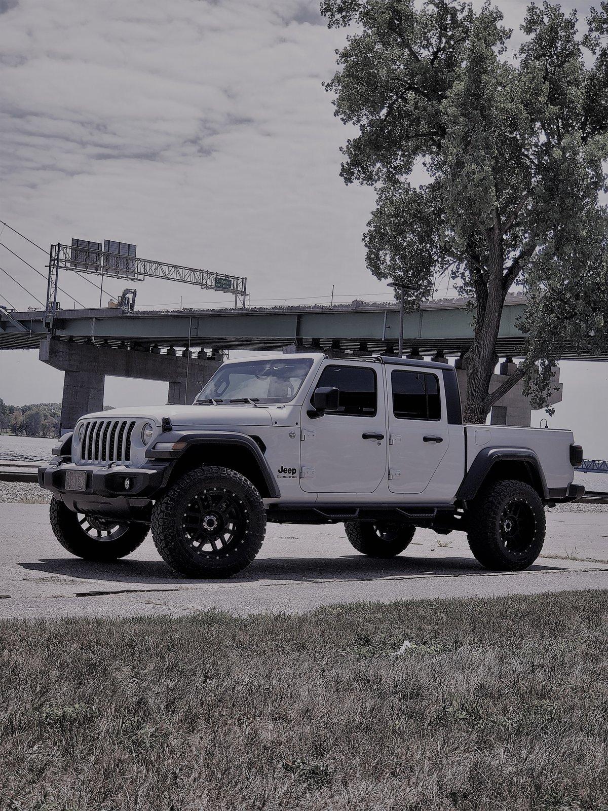 Jeep Gladiator SE Iowa Maximus (2)