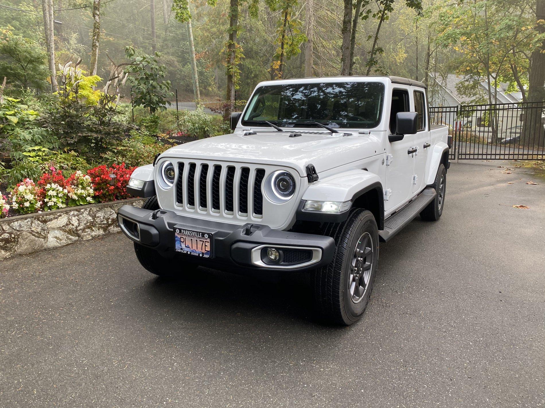 Jeep Gladiator Installed Oracle Oculus Bi-LED headlights..and Fog lights and Diode Dynamics side marker bulbs AEC6739E-F1EA-44BC-8C6F-0B97F1F7FFF6
