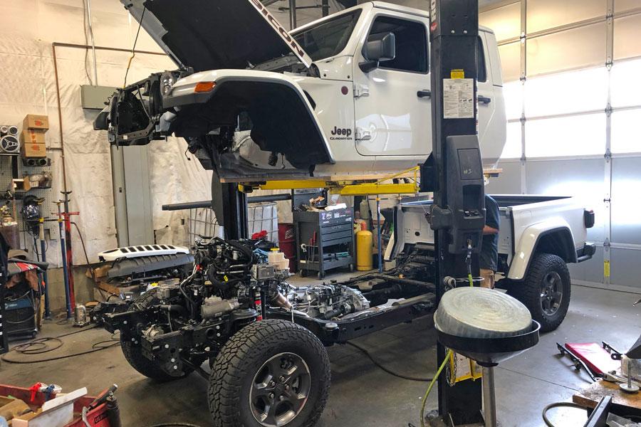 Jeep Gladiator Another Hemi swap at Northridge4x4. cab-off