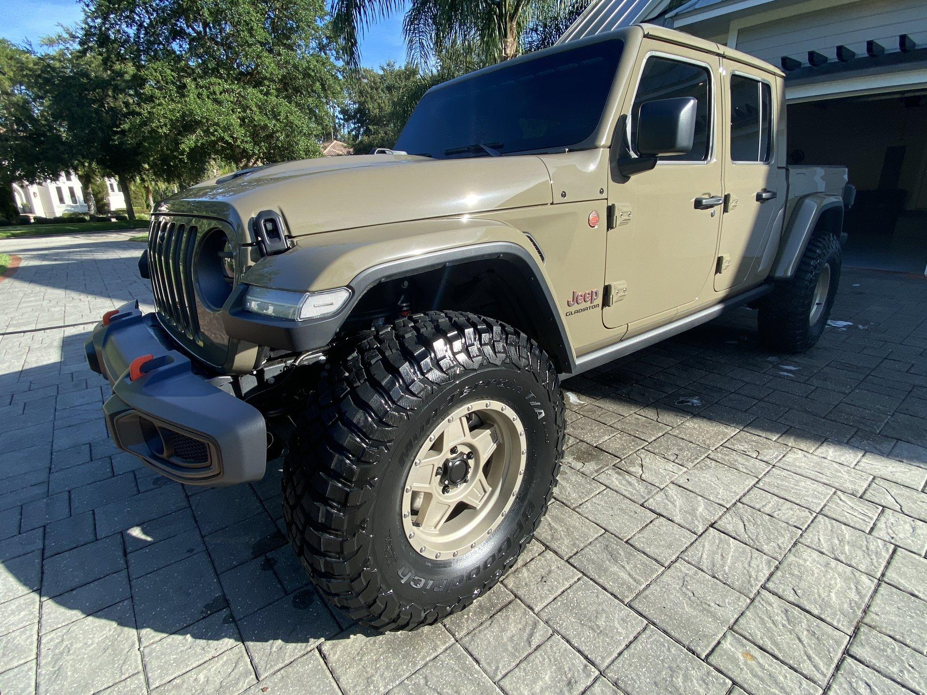 Jeep Gladiator MOJAVE Edition Gladiator JT Club 61818547875__45C5C4CA-1611-4279-A590-8C8B5BCB885D.JPG