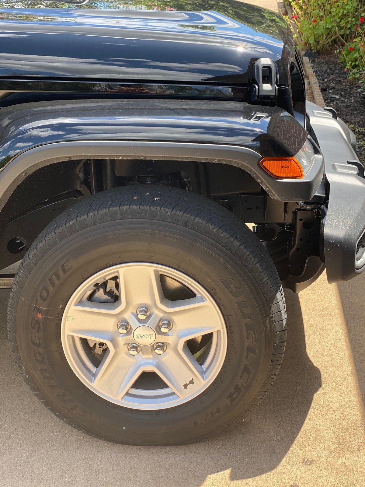 Jeep Gladiator WTS: (4) Stock Sport S Wheels / Tires 62041979846__A98D5156-9E26-48EA-9864-5ACBB0231142