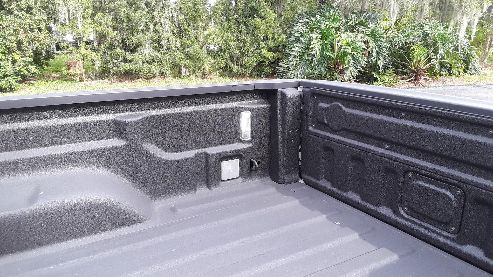 Jeep Gladiator Cargo bed side light lumens 16002891367854760233617001295308