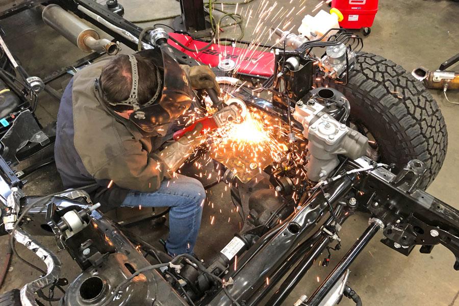 Jeep Gladiator Another Hemi swap at Northridge4x4. grinding-frame-smooth
