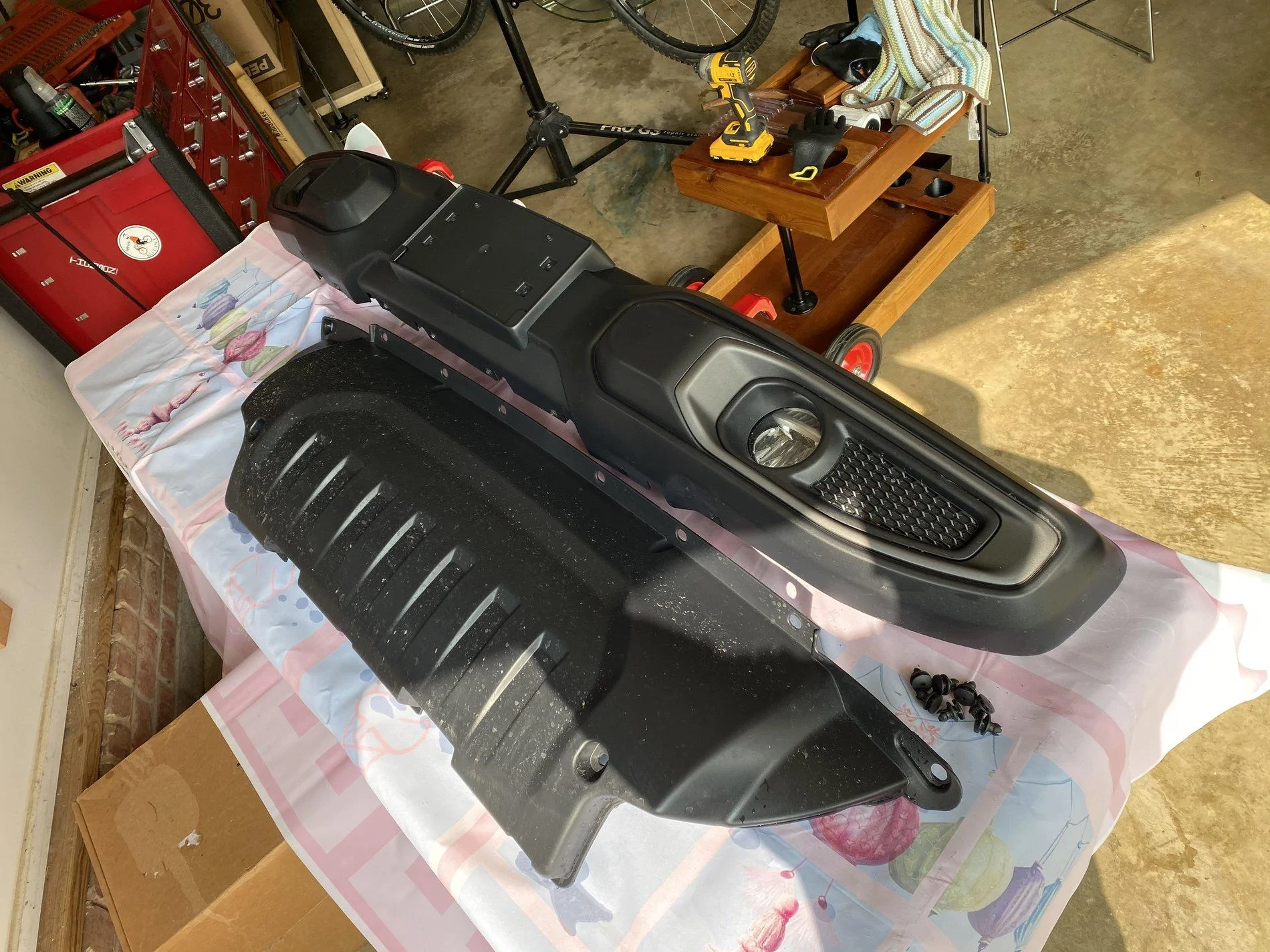 Jeep Gladiator Rubicon Bumper Assembly Takeoff with LEDs 97D57FE3-F223-40B1-B83D-F3D92A5AA40D