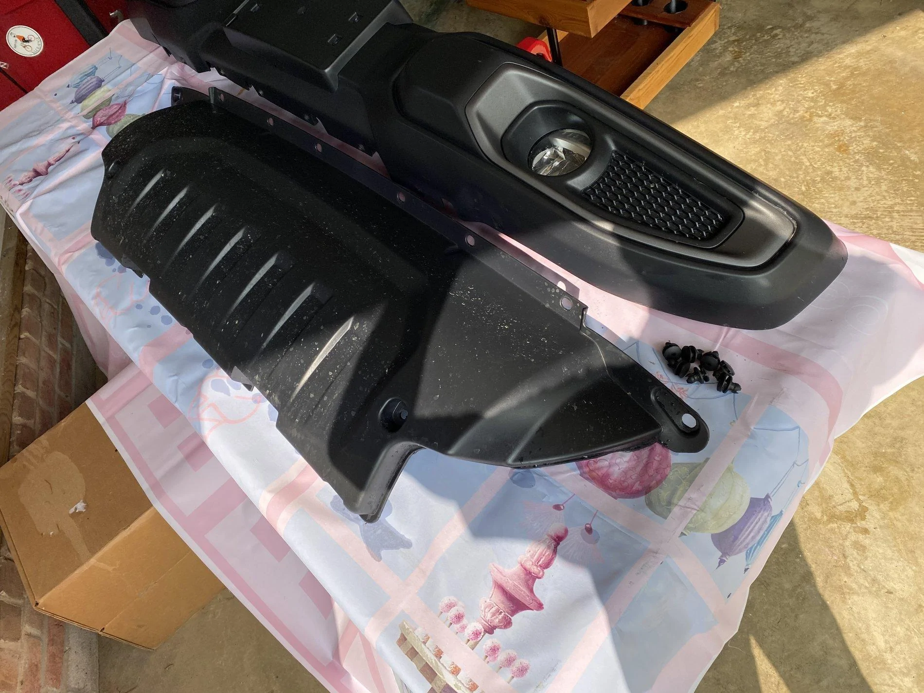 Jeep Gladiator Rubicon Bumper Assembly Takeoff with LEDs 05A43CB8-B934-4D0F-9952-3750ACBAD96F