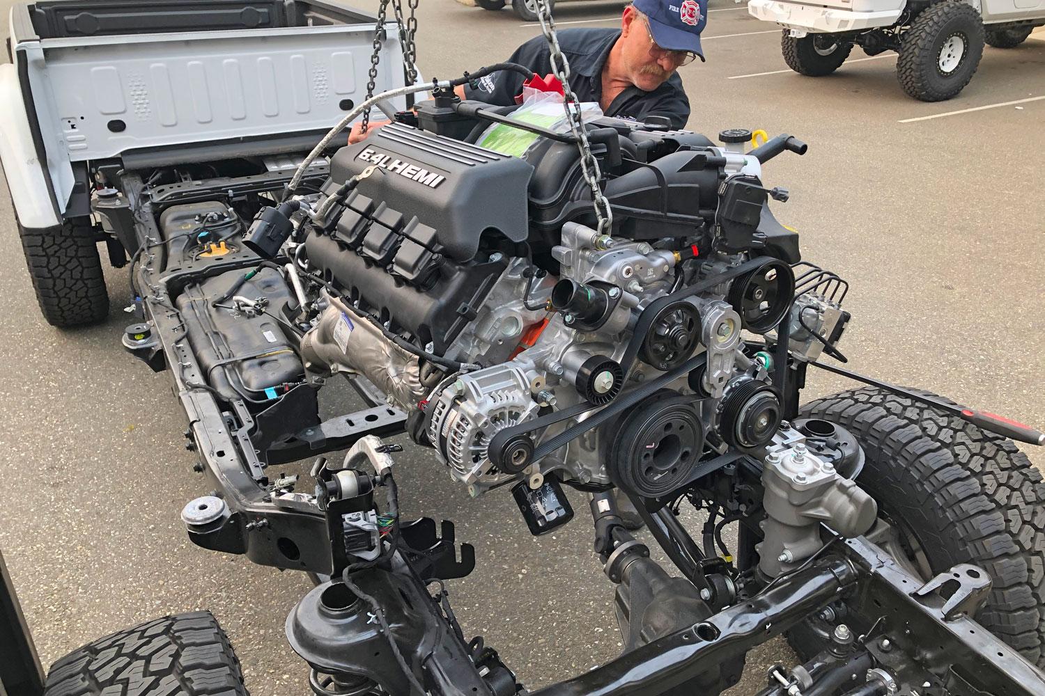 Jeep Gladiator Another Hemi swap at Northridge4x4. setting-hemi-in-gladiator-2