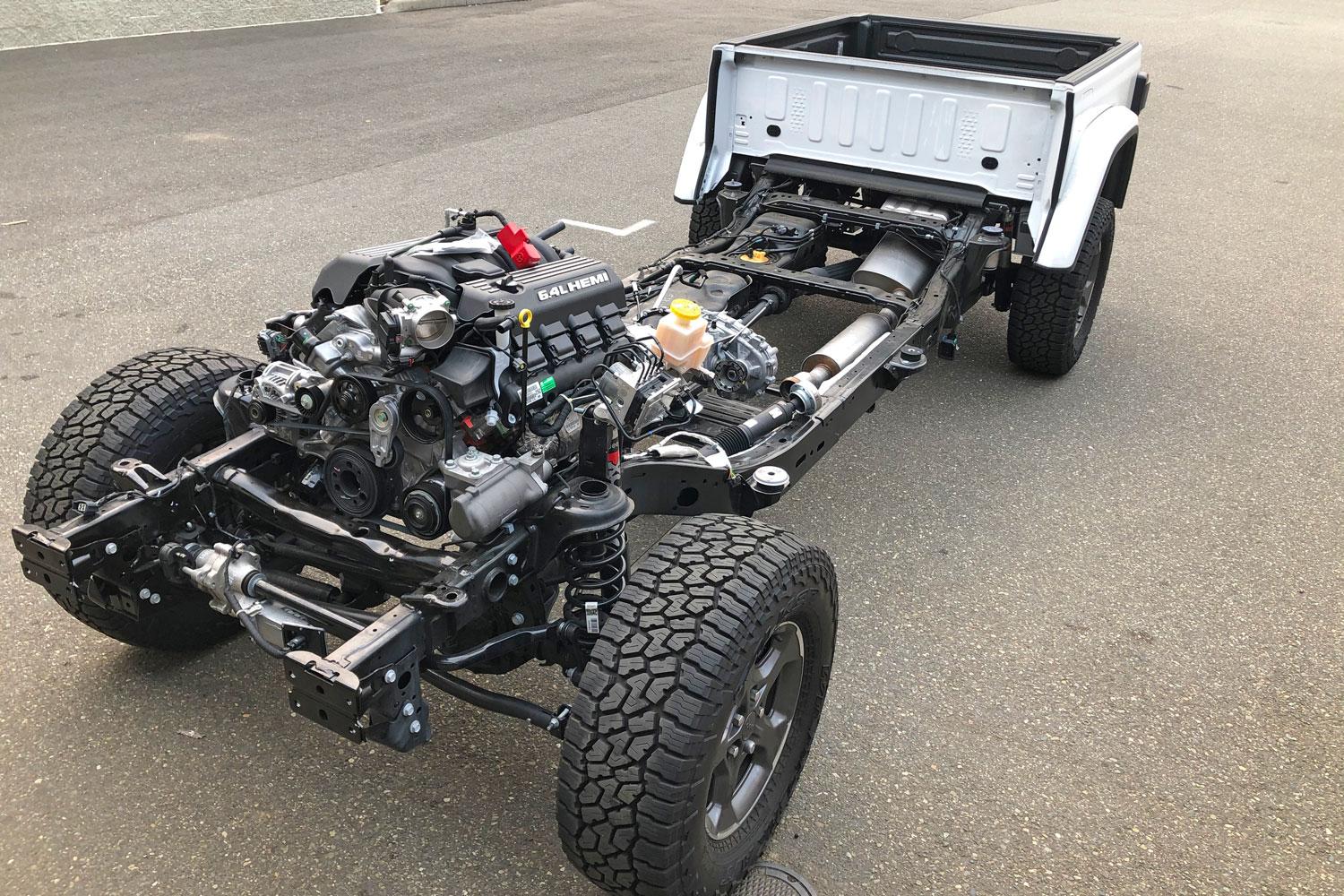 Jeep Gladiator Another Hemi swap at Northridge4x4. hemi-in-chassis-wide-view