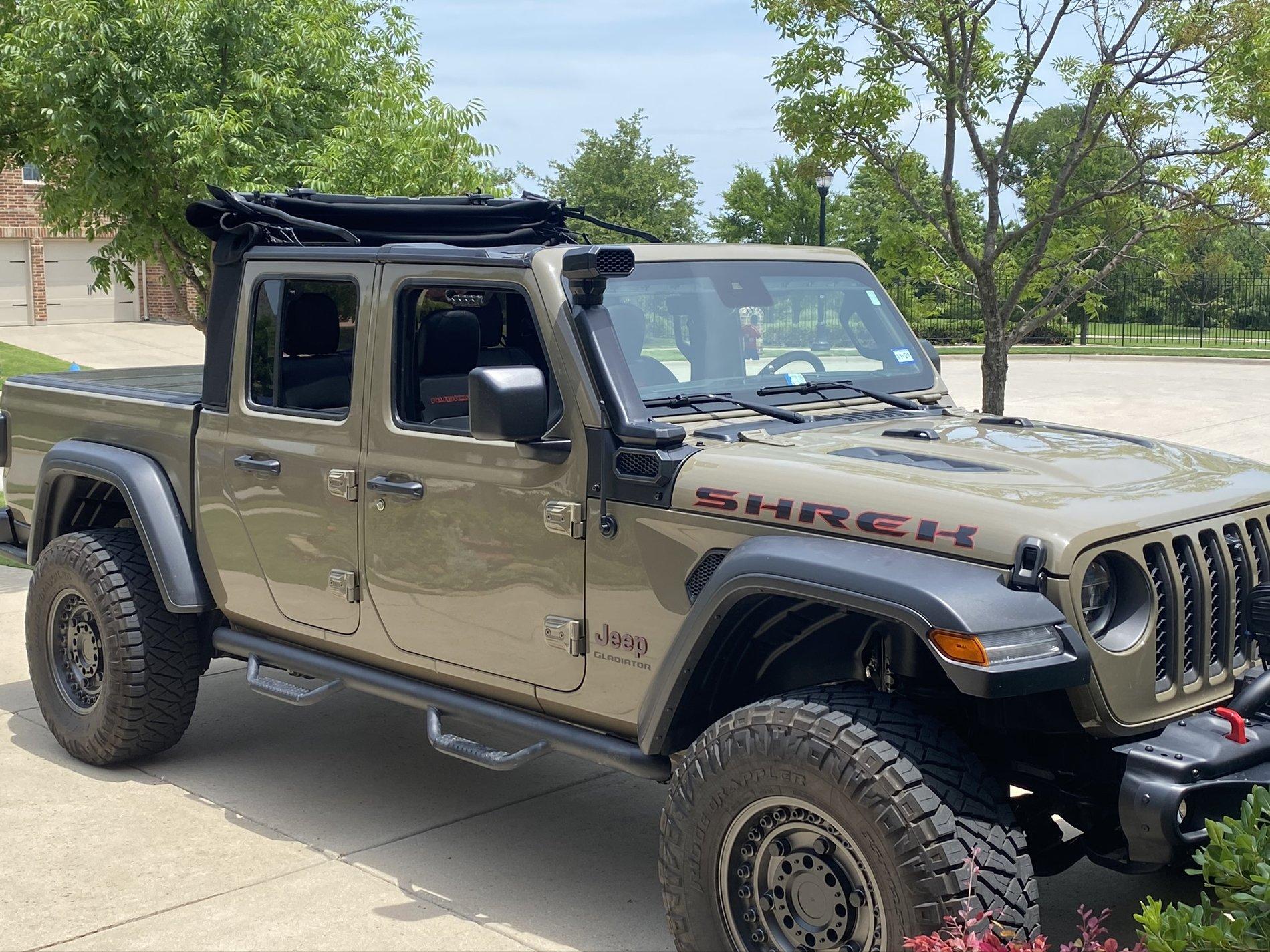 Jeep Gladiator New Gator! BA23D278-B6A2-4015-9695-334E62A05F59