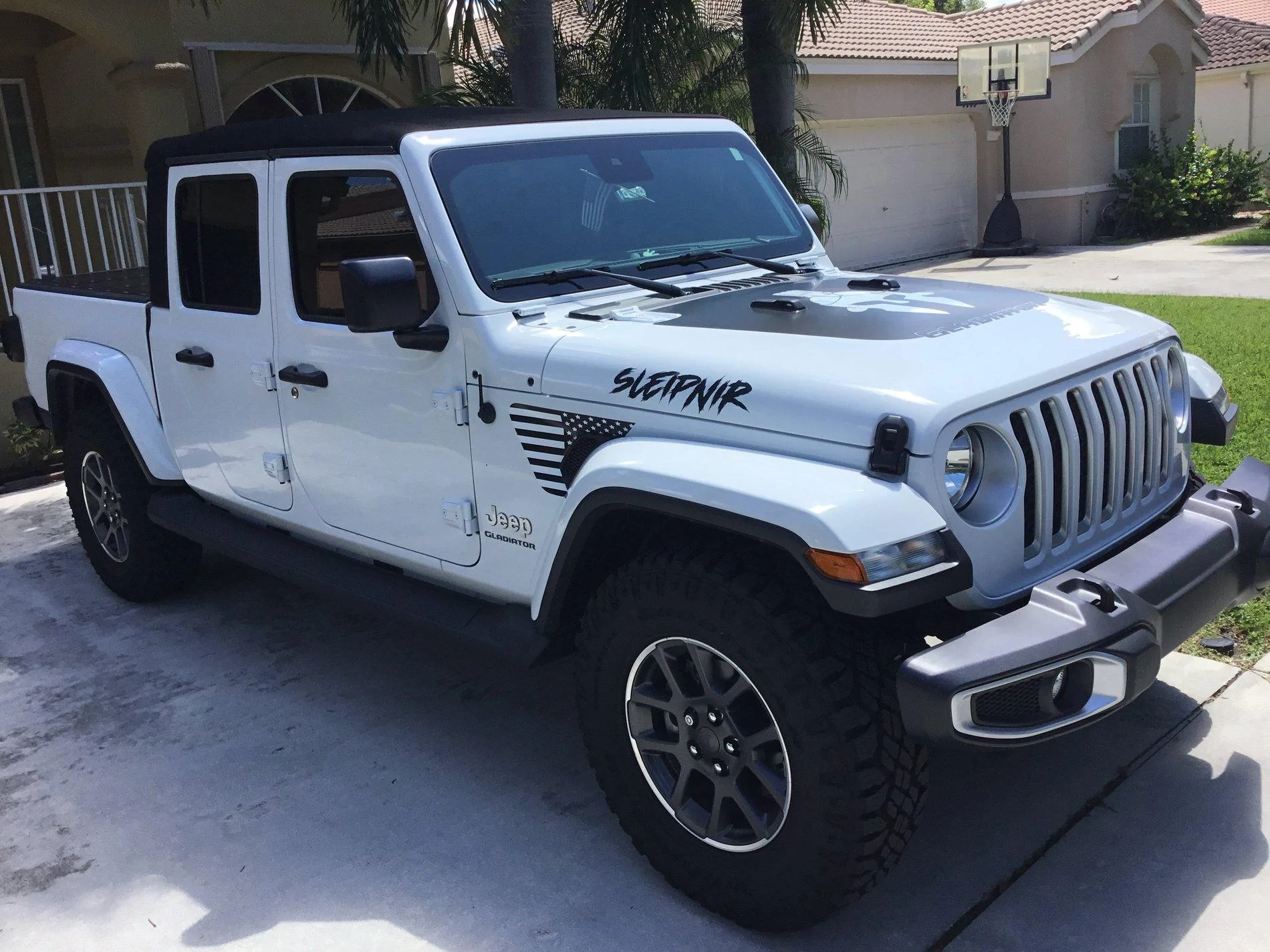 Jeep Gladiator Stickers and decal pics! B9D9E99C-7A2B-479E-8C0F-BEA5F2EFF7CC