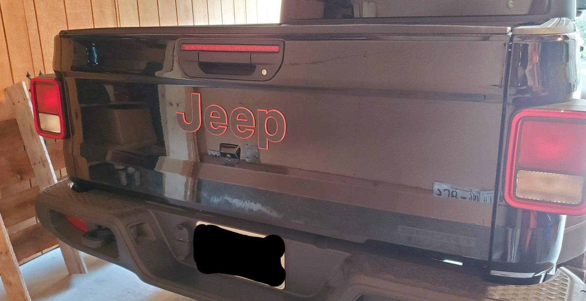 Jeep Gladiator "JEEP" tailgate badge mods? 20200918_160848