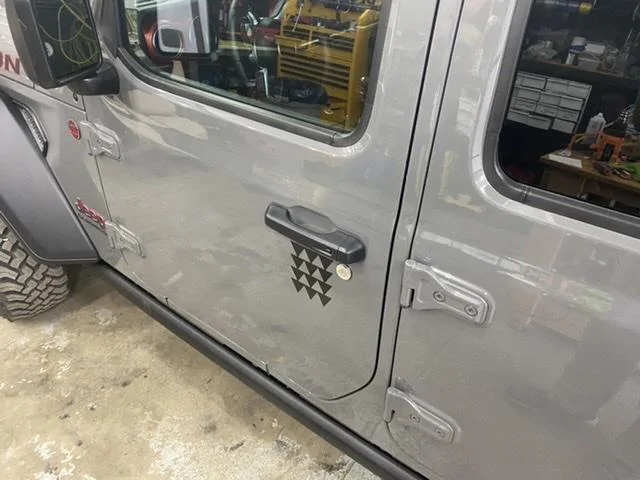 Jeep Gladiator Stickers and decal pics! 83F15770-C877-424B-9DE0-0409D34B9E69