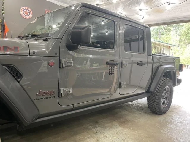 Jeep Gladiator Stickers and decal pics! DE2C048D-B4A6-4052-AD98-1B6ECD062776