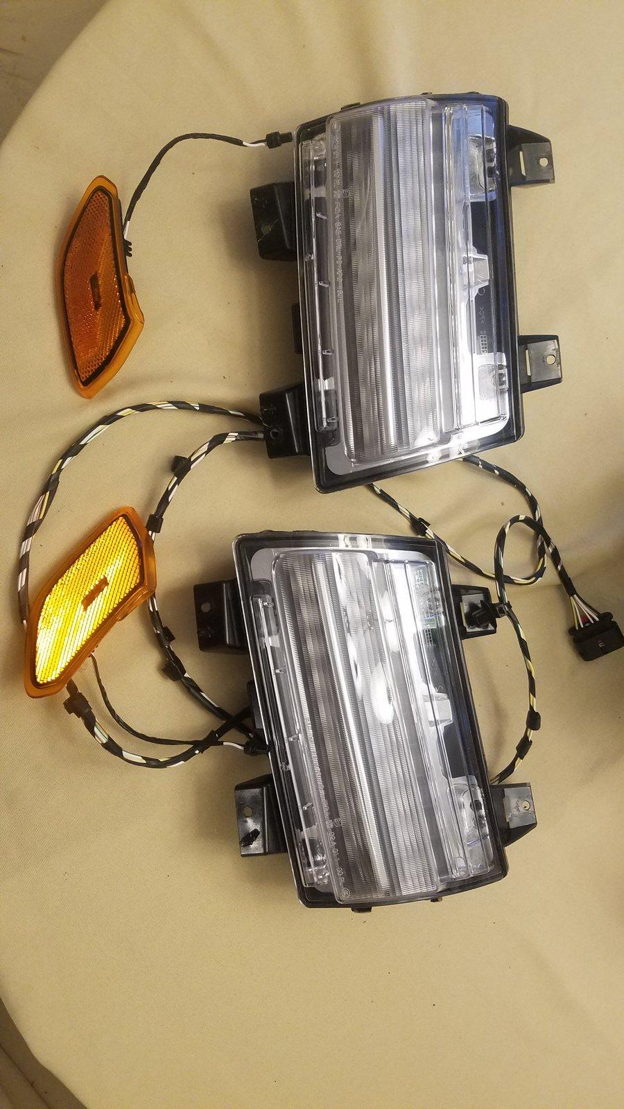 Jeep Gladiator F/S OEM Front Led signals and marker lights/new 20200919_191601