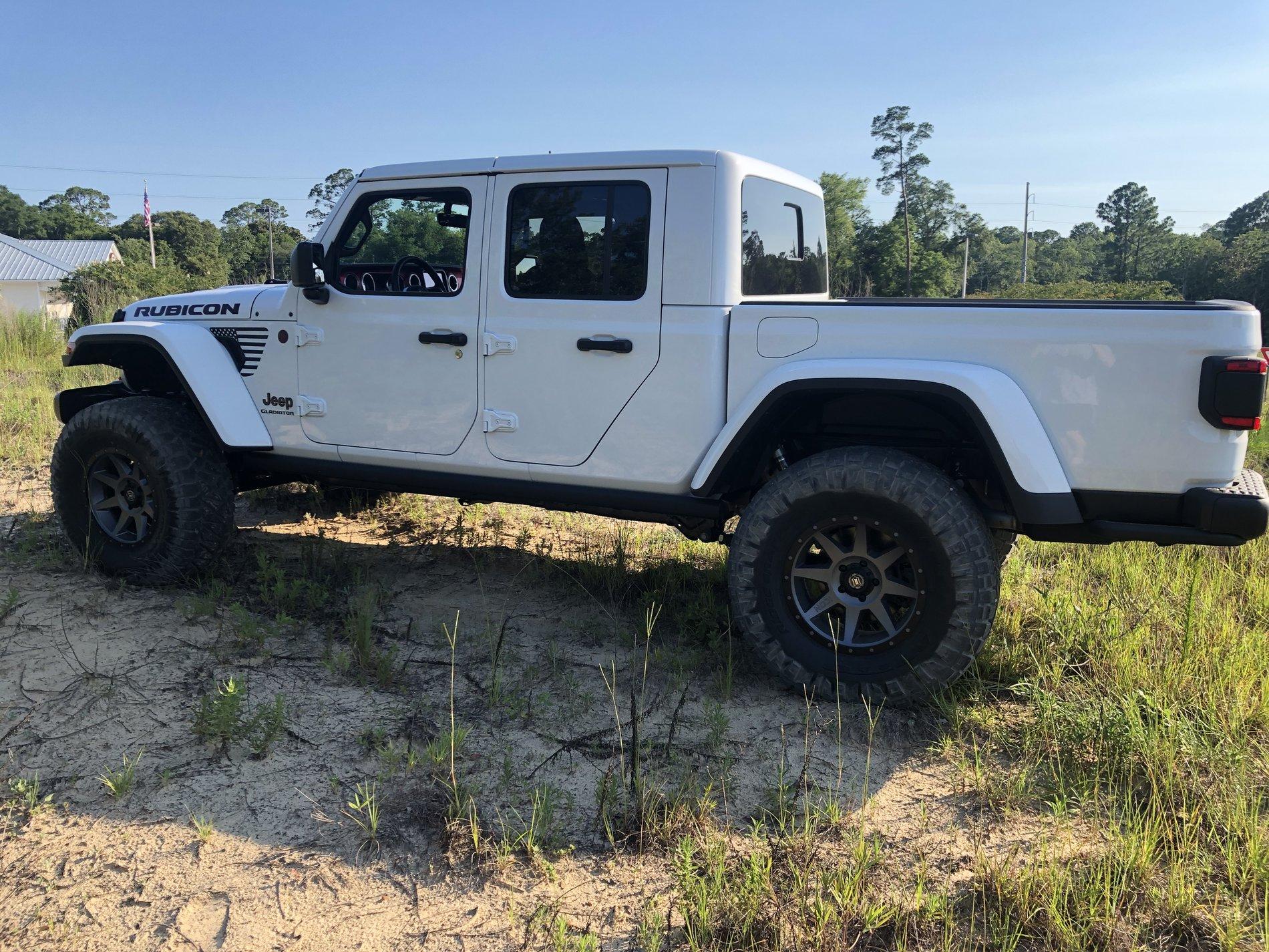 Jeep Gladiator EVO vs Clayton vs Rebel? 576FF644-5D76-4577-87E1-7C9E2B6E101E