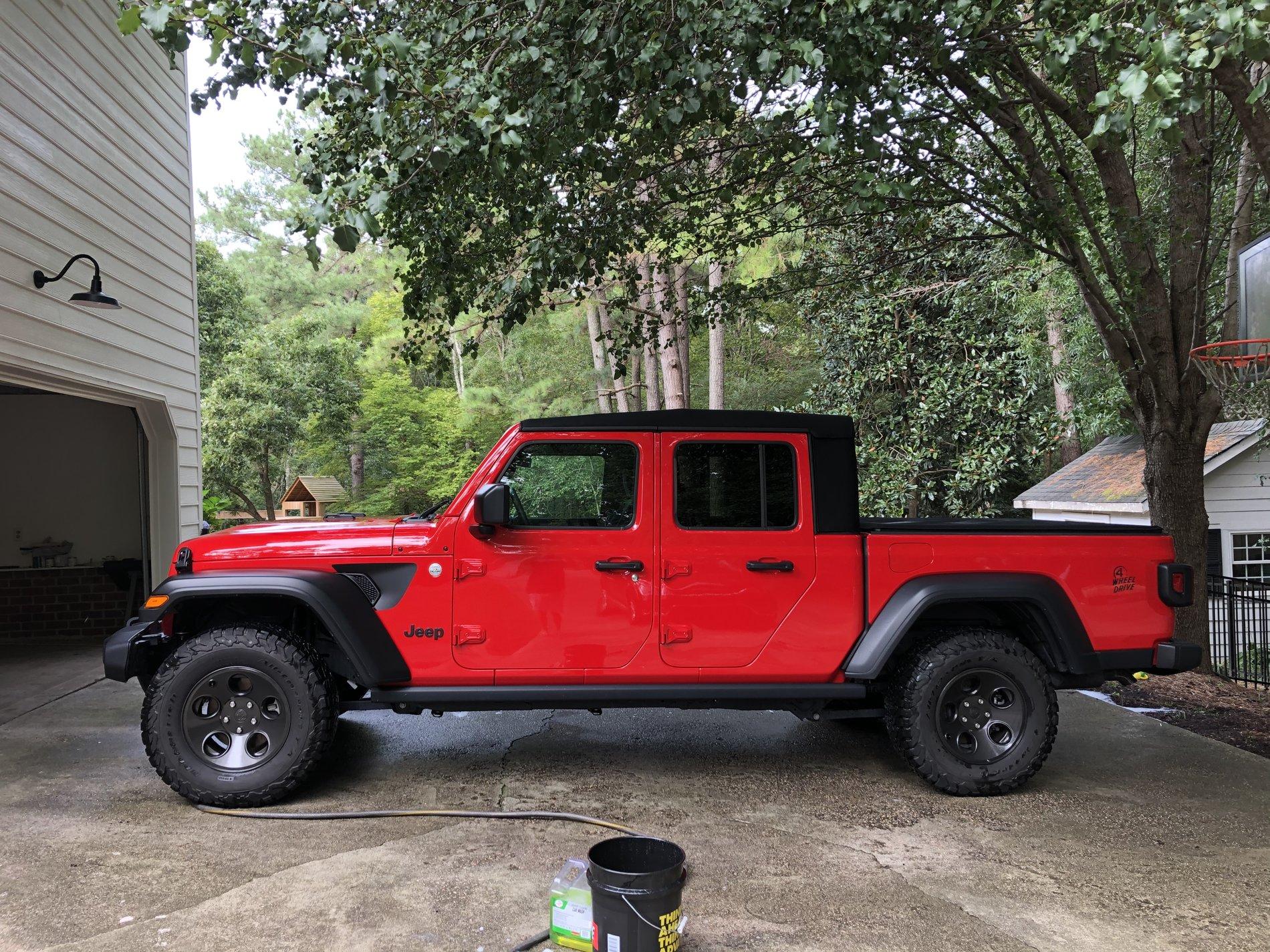 Jeep Gladiator FIRECRACKER RED Gladiator JT Club 51018586-1BF9-48CA-9030-BB45615C928C