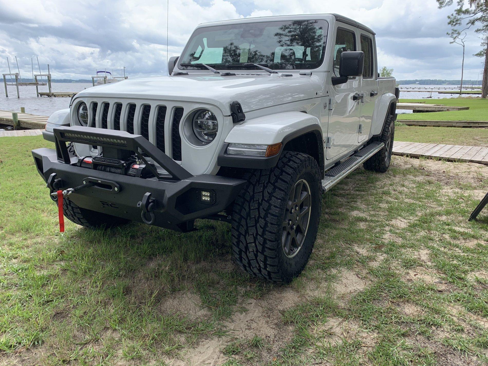 Jeep Gladiator Pictures of 33s and 35s AC9AE145-5D32-48FC-AA85-2FC099CB4BA7