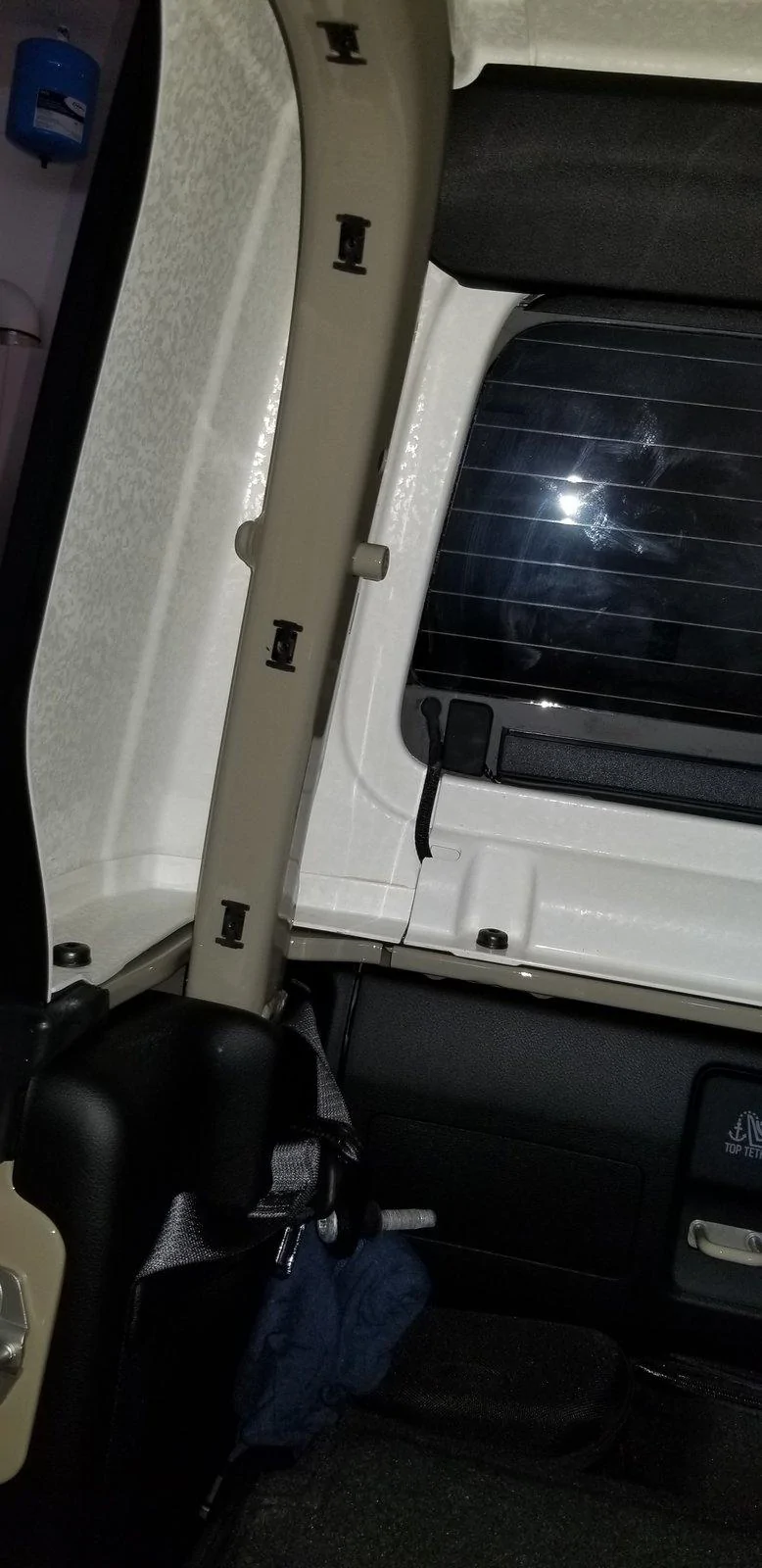 Jeep Gladiator Anybody took off the roll bar plastics? 20200920_081115
