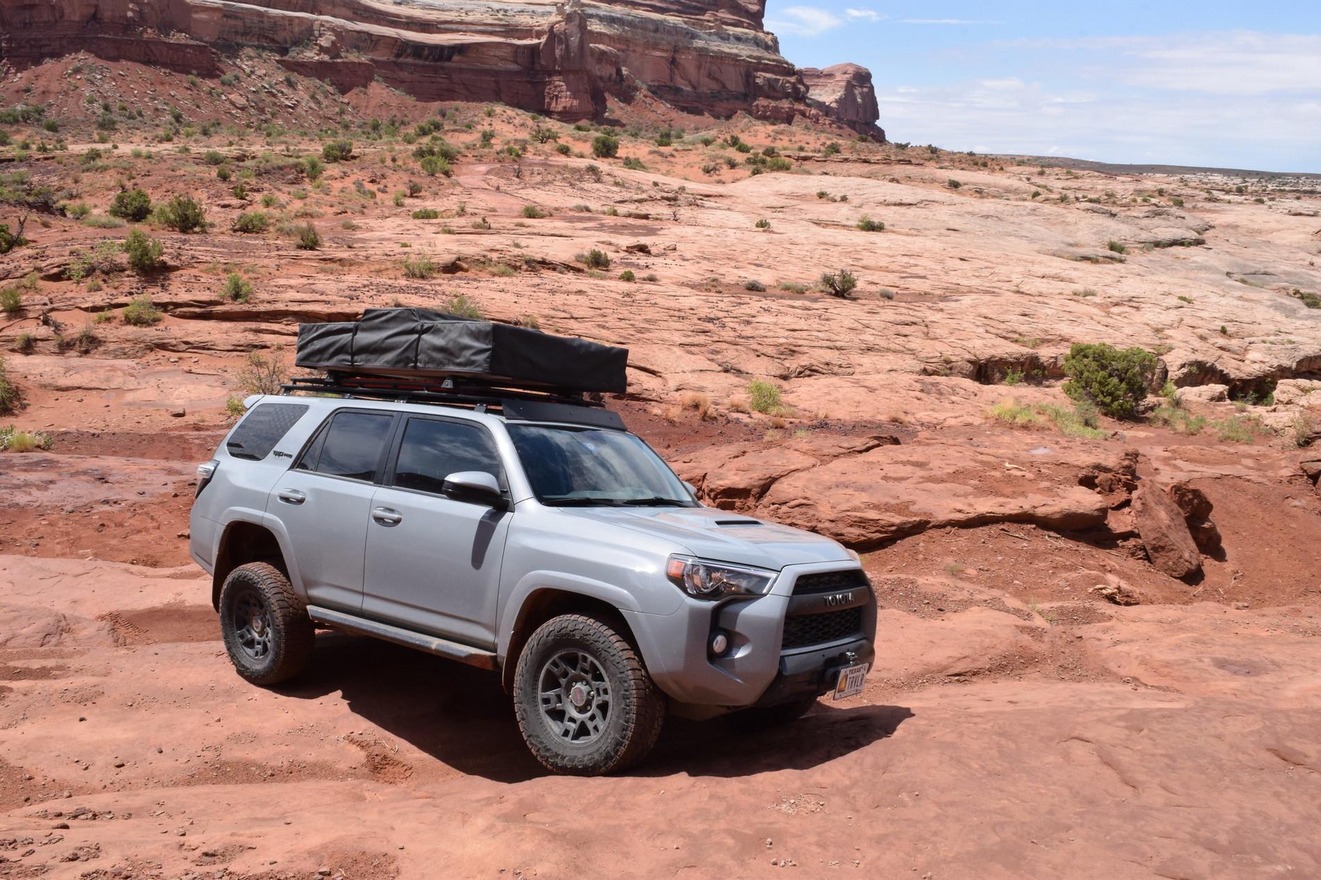 Jeep Gladiator JT vs 4Runner 50320248338_3be4355ff2_k