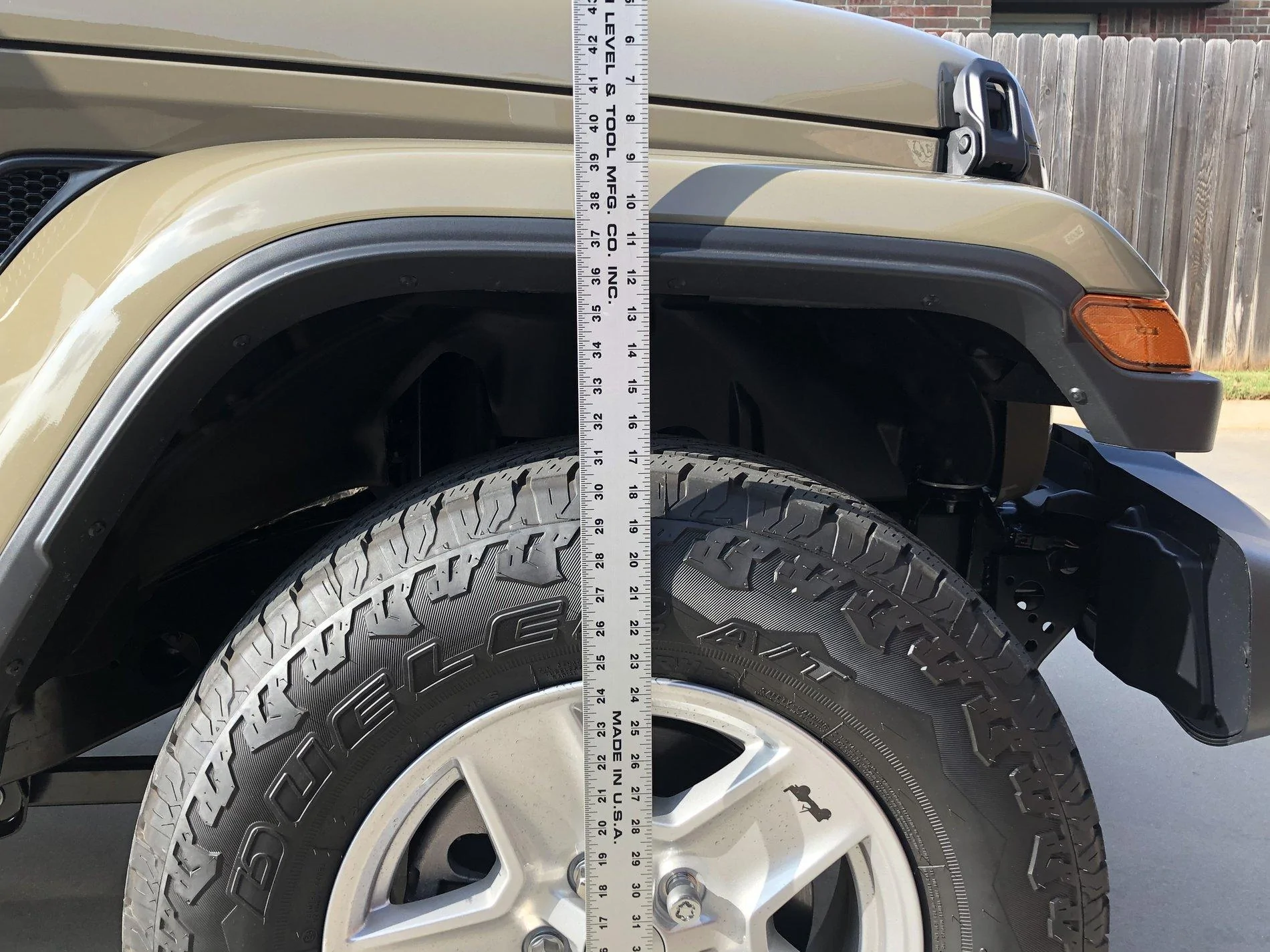 Jeep Gladiator My Junk is getting lifted Tuesday A78327CA-4586-4B96-BDE5-42F26D19A558