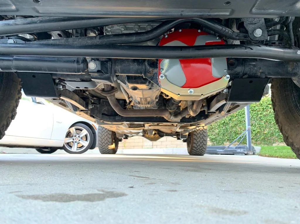 Jeep Gladiator Front and rear differential skid plates that don’t bolt to differential cover. HGLXNi