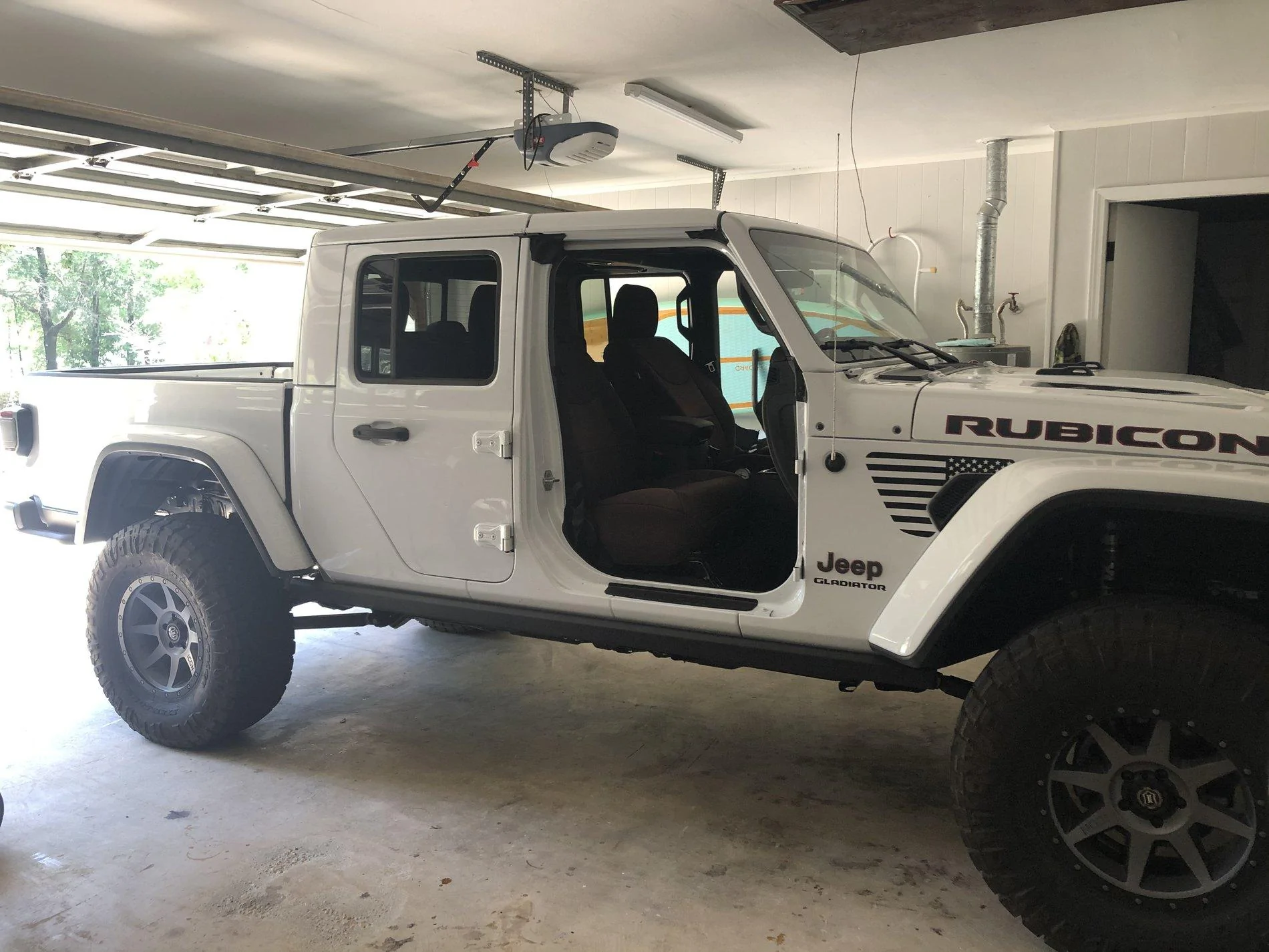 Jeep Gladiator Photo challenge.. Show me your Gladiator in your garage. 5FF3F3DE-F389-4246-ABB9-1F857188C6E8