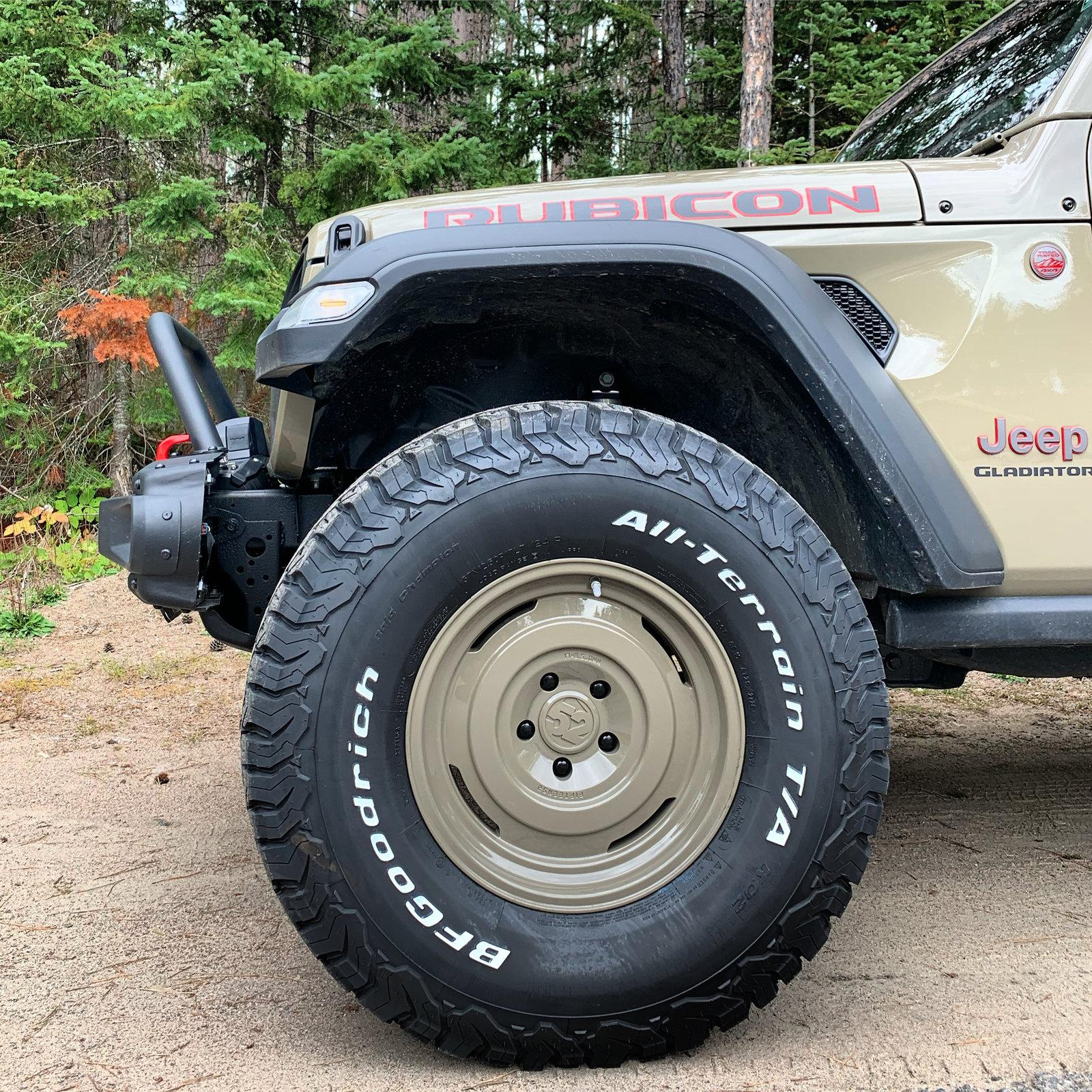 Jeep Gladiator 37″ vs 35″ Tires Side-by-Side Comparison Look 5B57C082-A673-4DC7-8344-30B7580EBE83