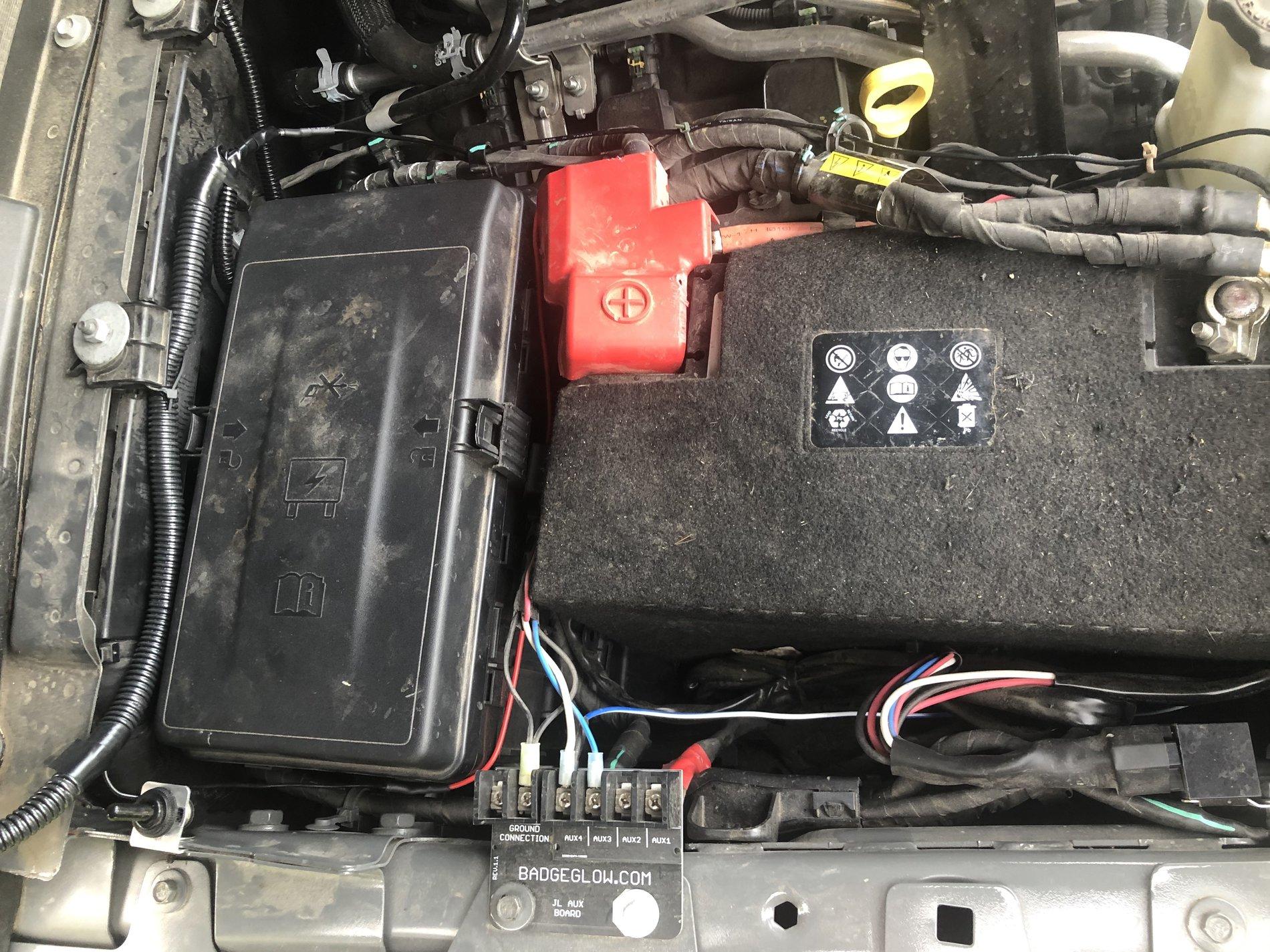 Jeep Gladiator KC Cyclone Rock Lights Kit Install - Fuse Bar Placement? Badgeglow Aux Board