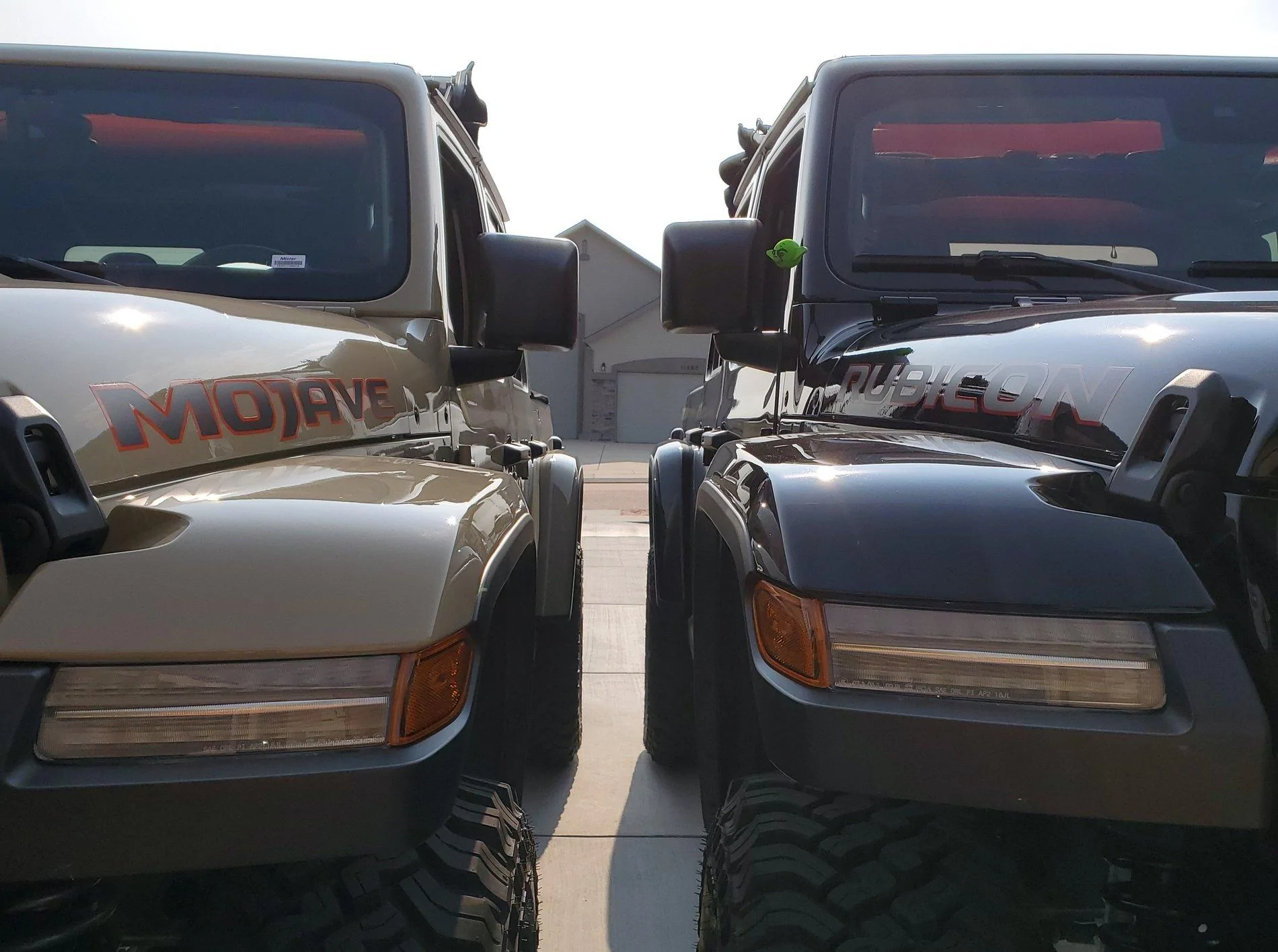 Jeep Gladiator Rubicon vs Mojave Photos Mojave vs Rubicon 2in Lift 1