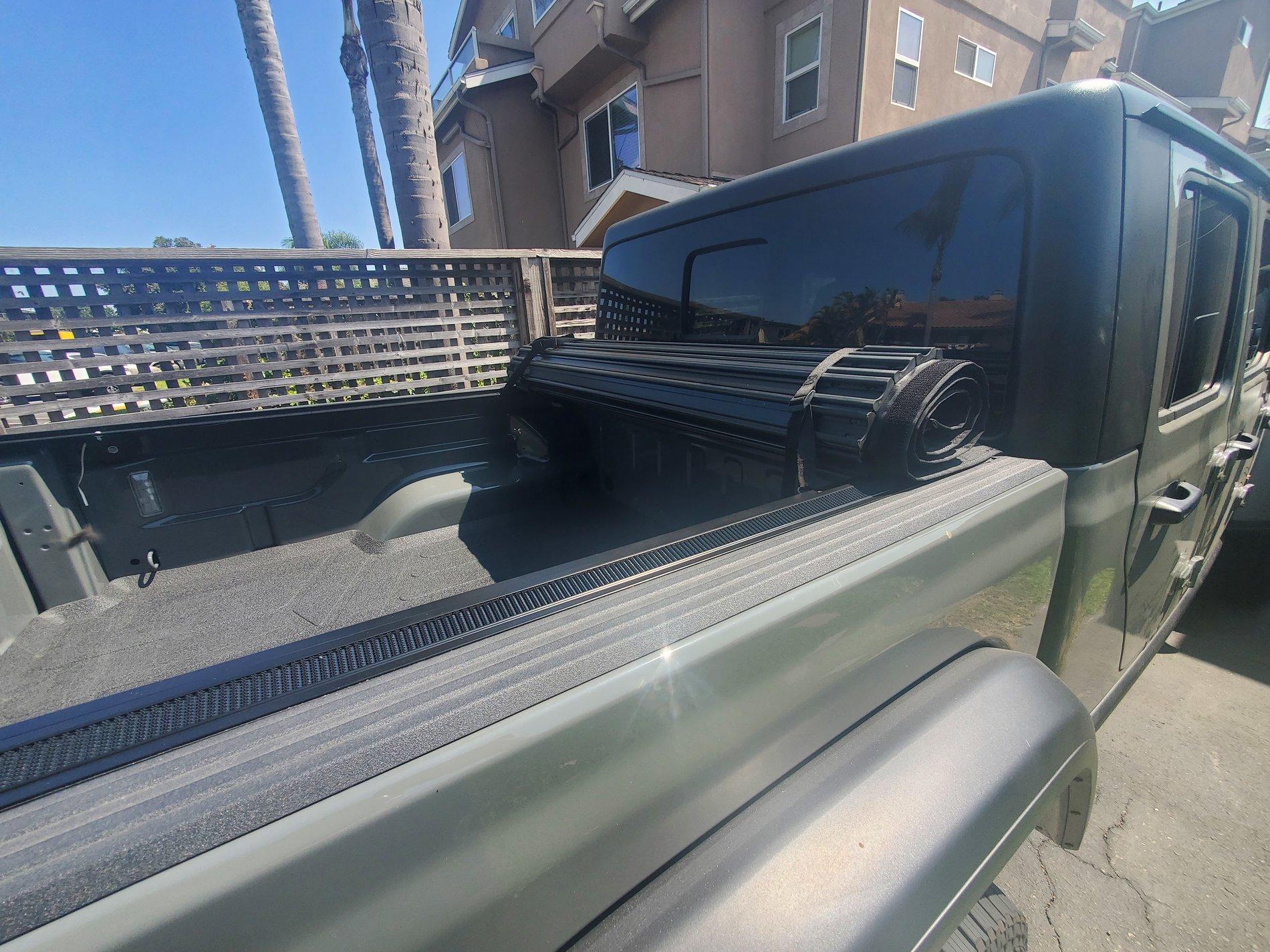 Jeep Gladiator Rugged Ridge Armis (Hard Roll) 20200921_130105