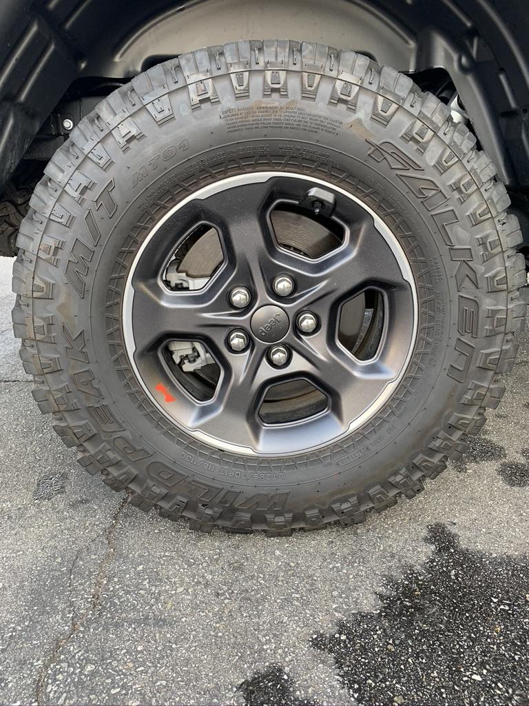 Jeep Gladiator Stock Rubicon Wheels and Tires 06C3D7A1-EFF5-49BB-AFD5-6ED7519C0C7D_1_105_c