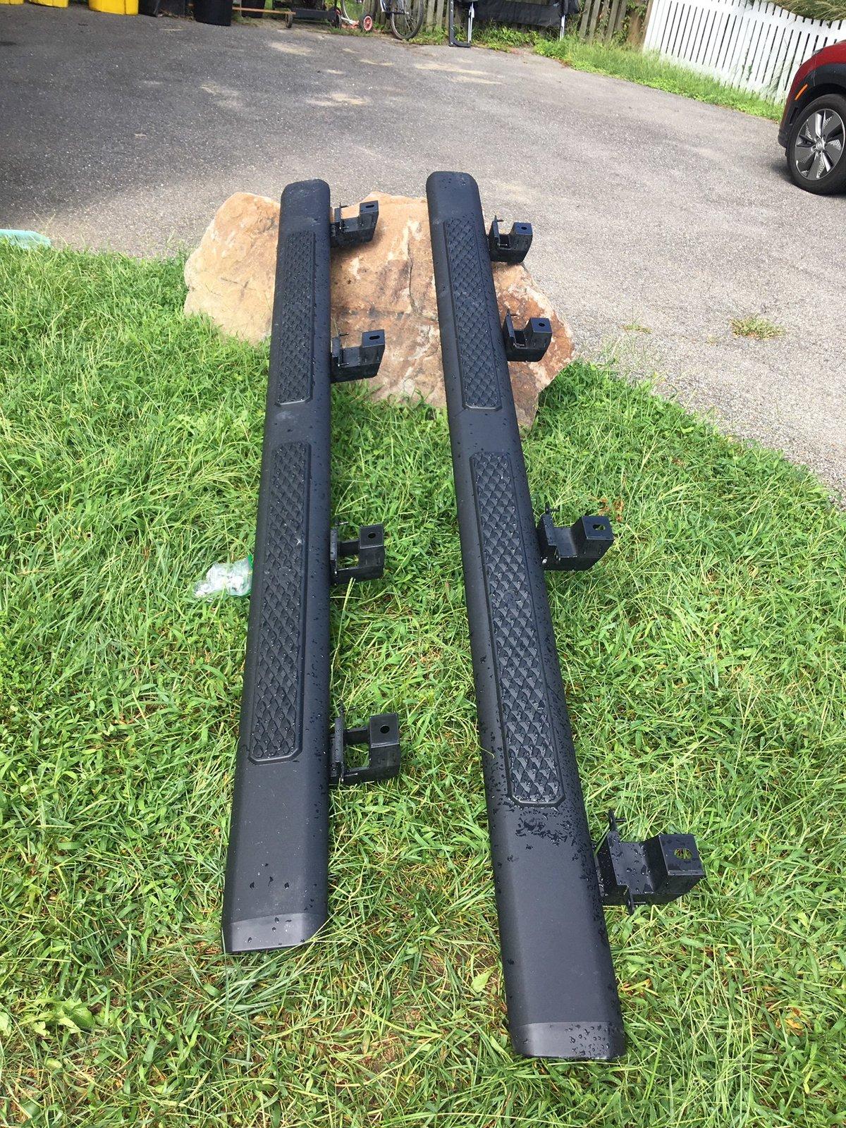 Jeep Gladiator Mopar running boards - takeoff from new Gladiator IMG_4563.JPG