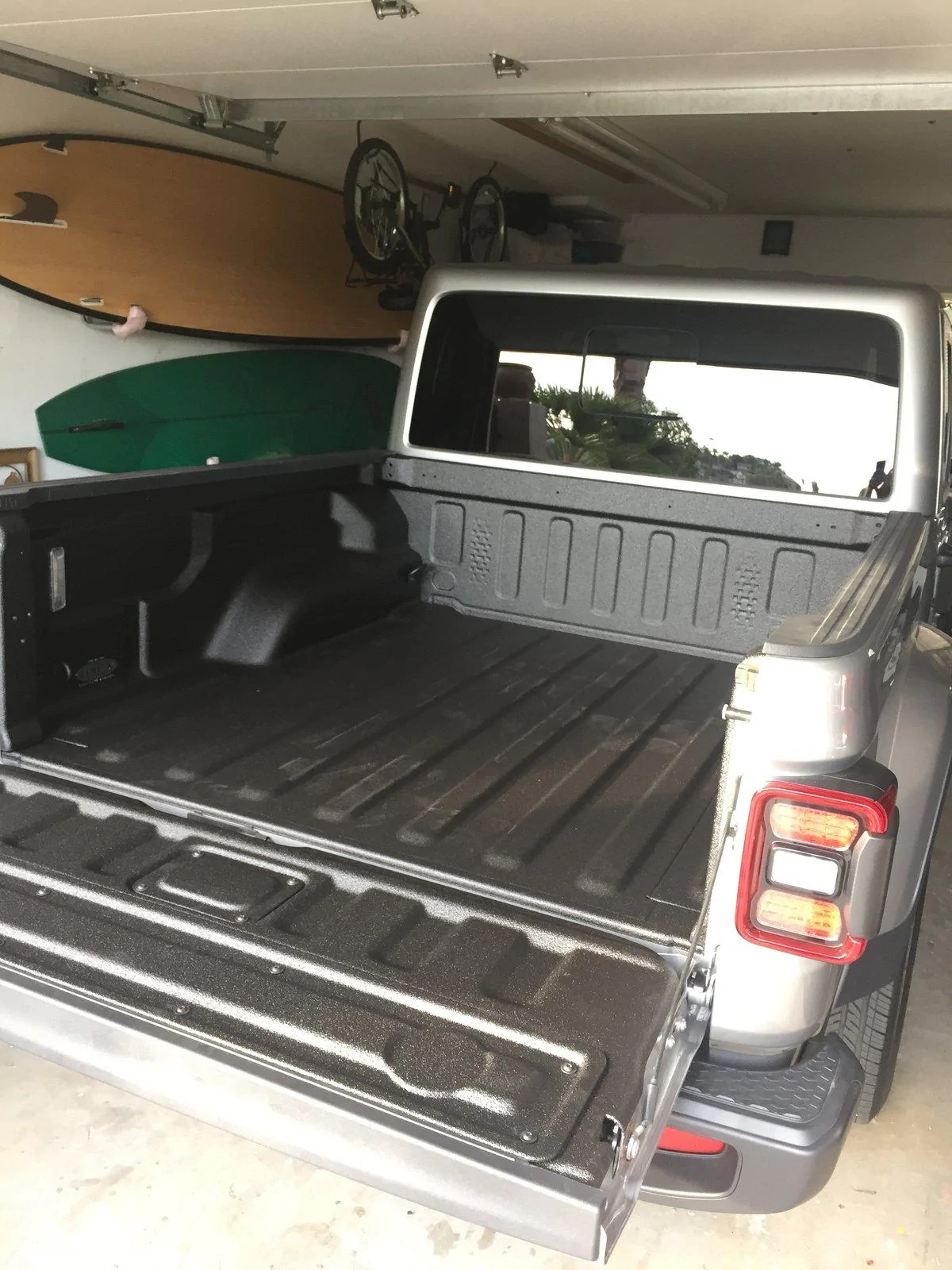 Jeep Gladiator Sprayed liner Line X