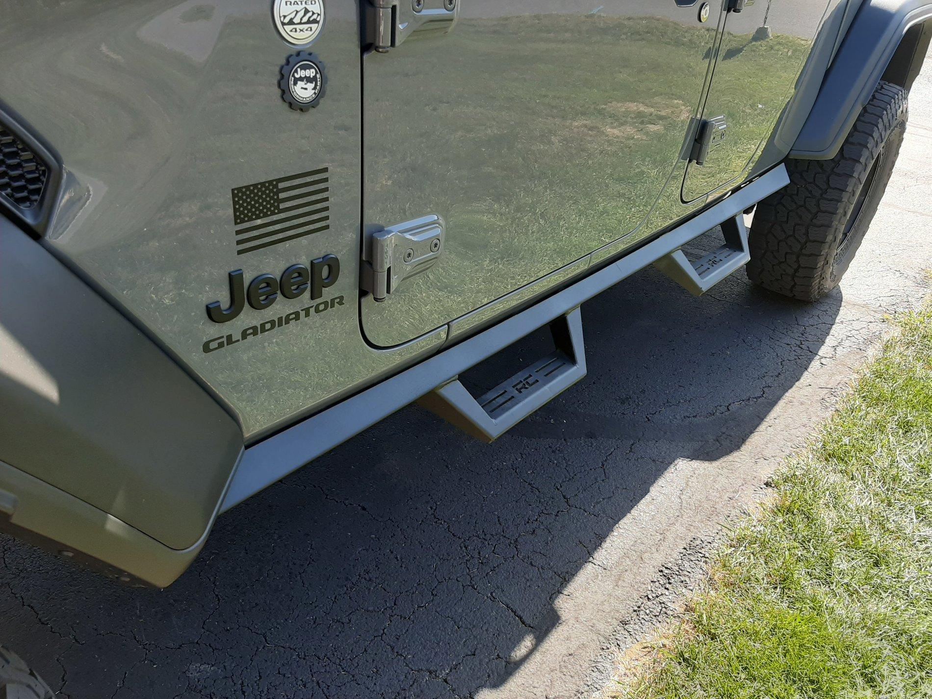 Jeep Gladiator Side steps/rails etc.   what are you all runnin ? 20200919_155646