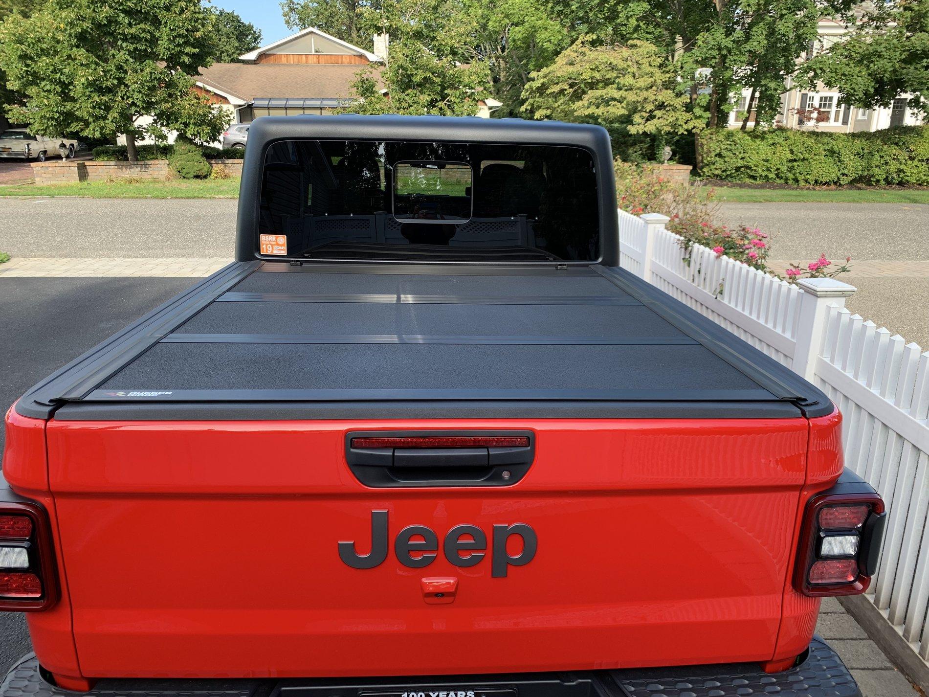 Jeep Gladiator USED Rugged Ridge Hard Folding Bed Cover with LINE-X     $400 Pick up only 9cEu6MVSSJKHv5XxgjeupA