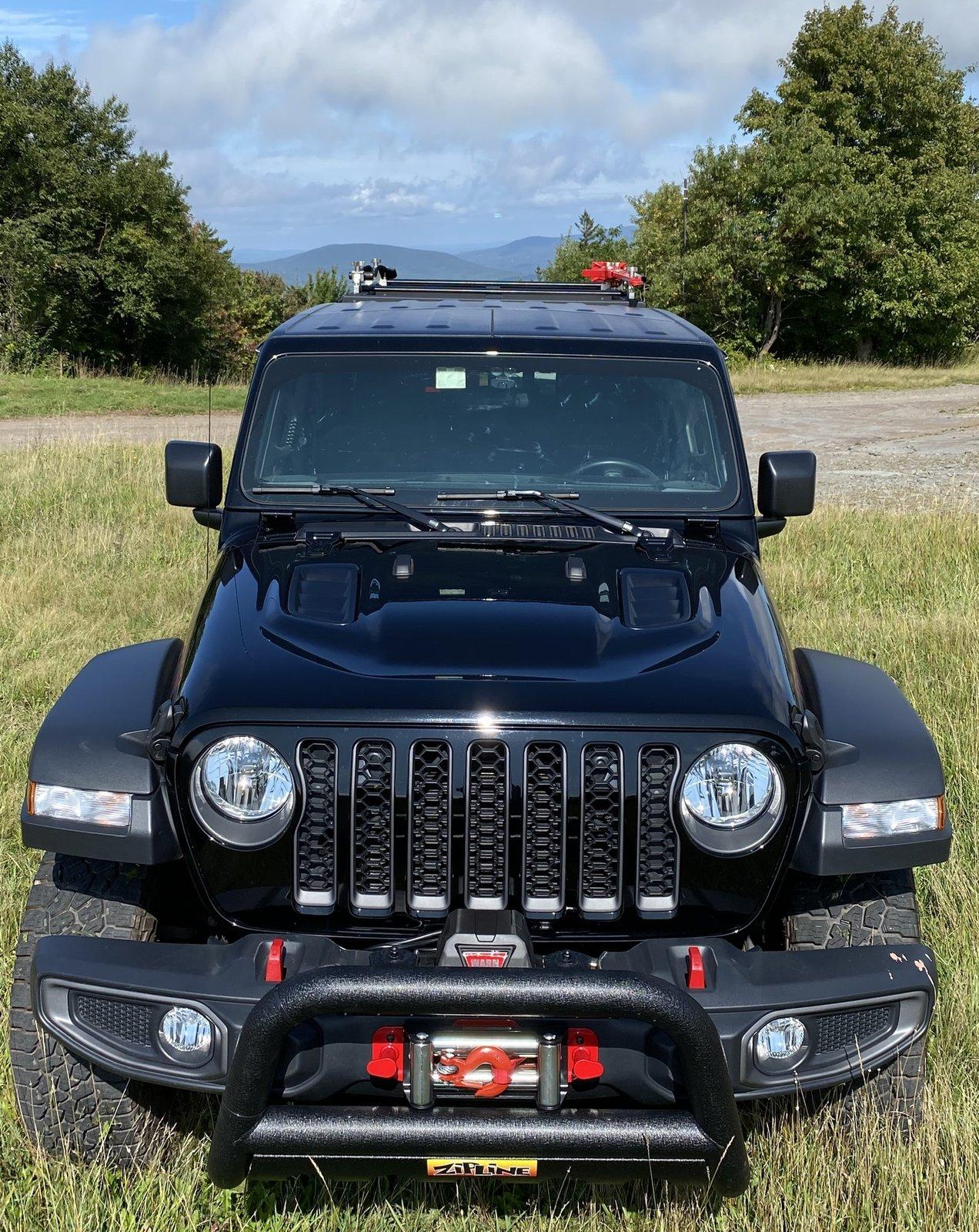 Jeep Gladiator Installed winch on original factory plastic bumper DA2BCC23-E3D5-4D5D-B859-F09D56B07313