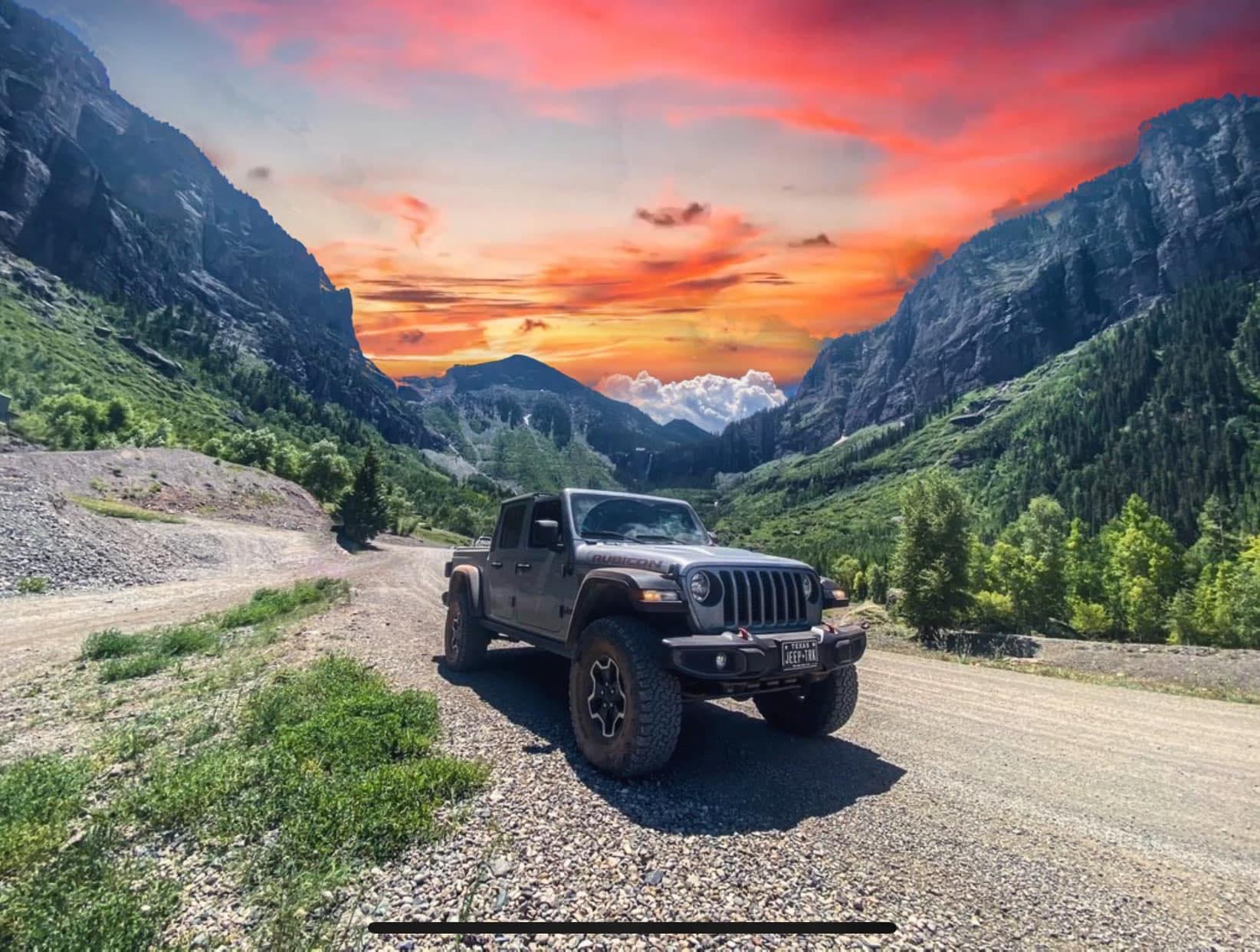 Jeep Gladiator Gladiator Glamour Shots 39D79526-094E-4E78-B912-B67ECF4CF5CF