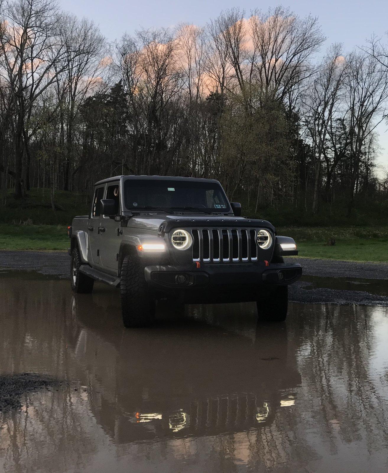 Jeep Gladiator Gladiator Glamour Shots 896F3189-C490-4DE6-BB61-96E97512D3F0