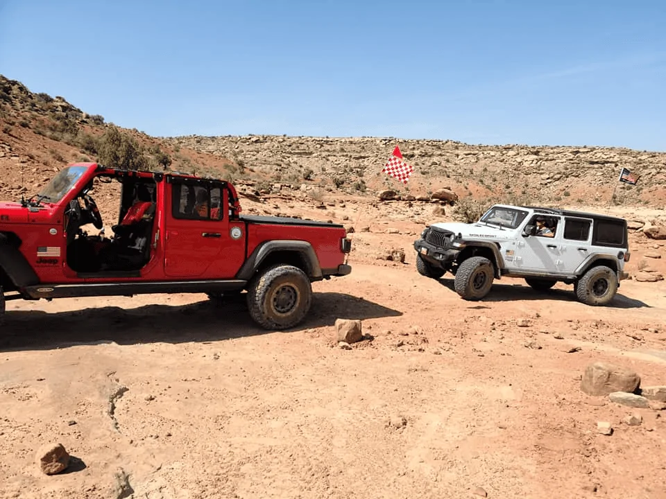 Jeep Gladiator Moab His & Her Jeeping (Drone Footage) 1600894201010