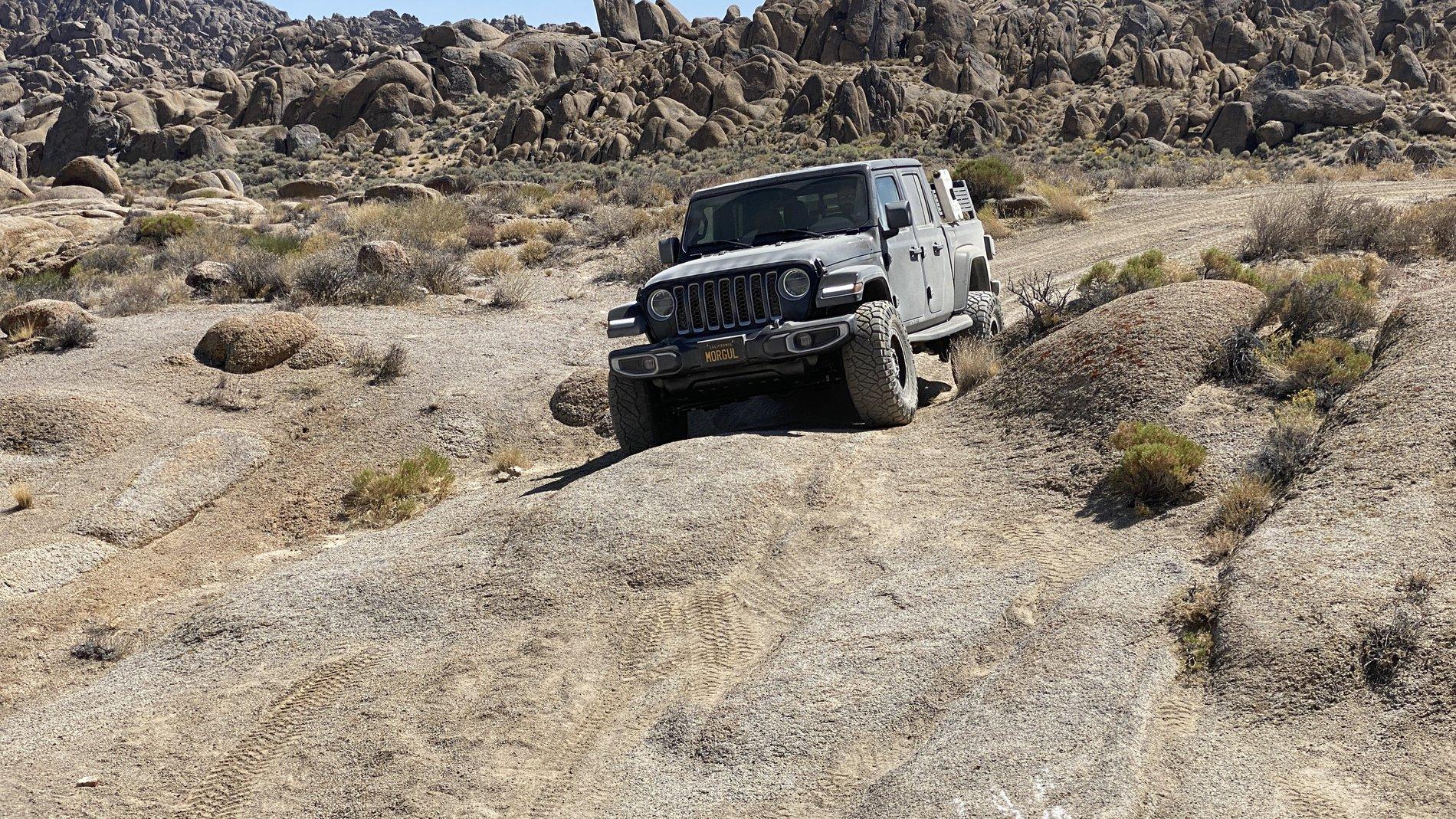Jeep Gladiator 2020 Jeep Gladiator Brushed Aluminu with XPLOR Half Rack C5B5F2EC-15C3-47A5-8673-482D1324C192