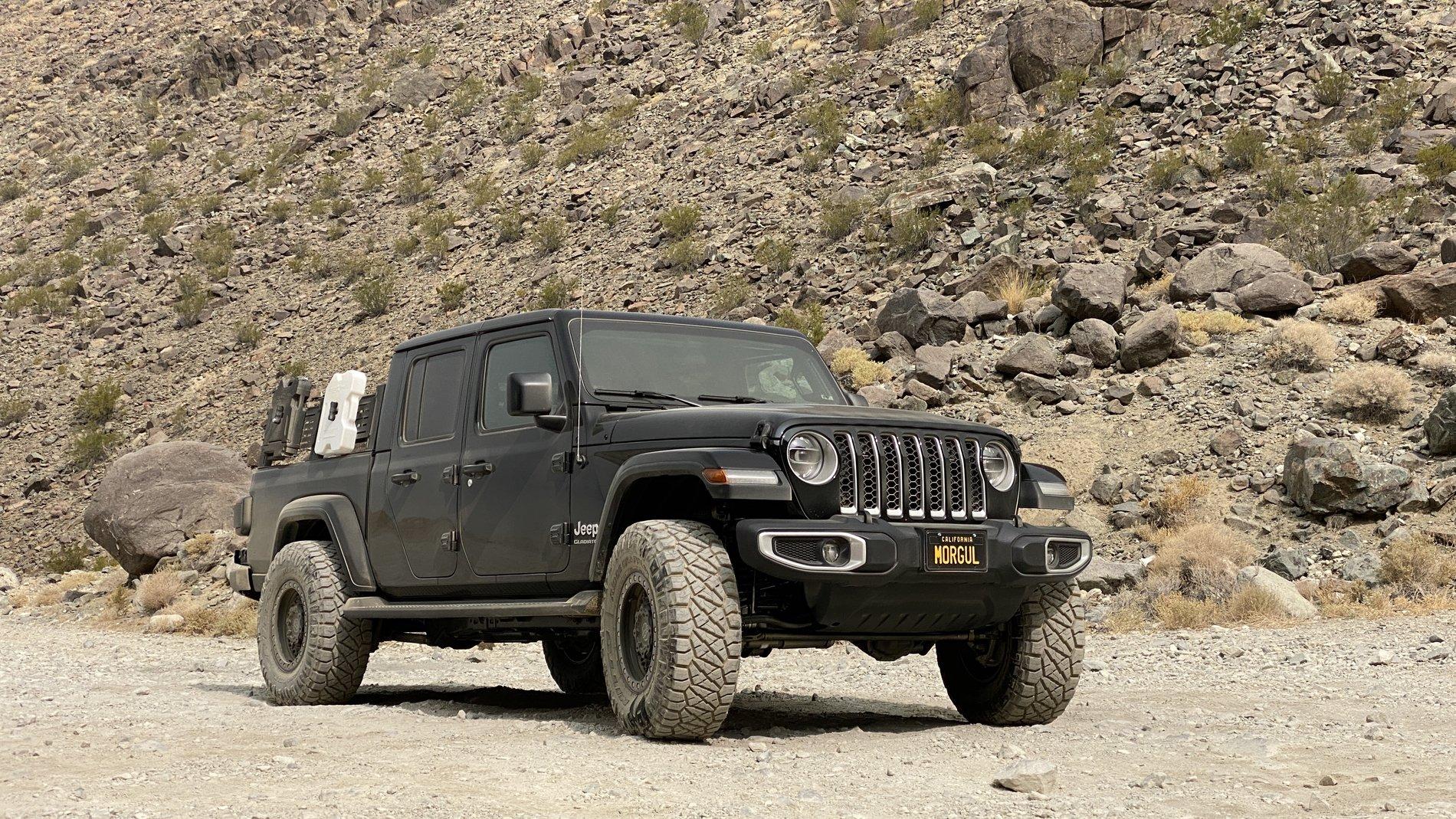 Jeep Gladiator 2020 Jeep Gladiator Brushed Aluminu with XPLOR Half Rack 77521F7E-CCA9-41C6-B183-704FCBA4FD2A