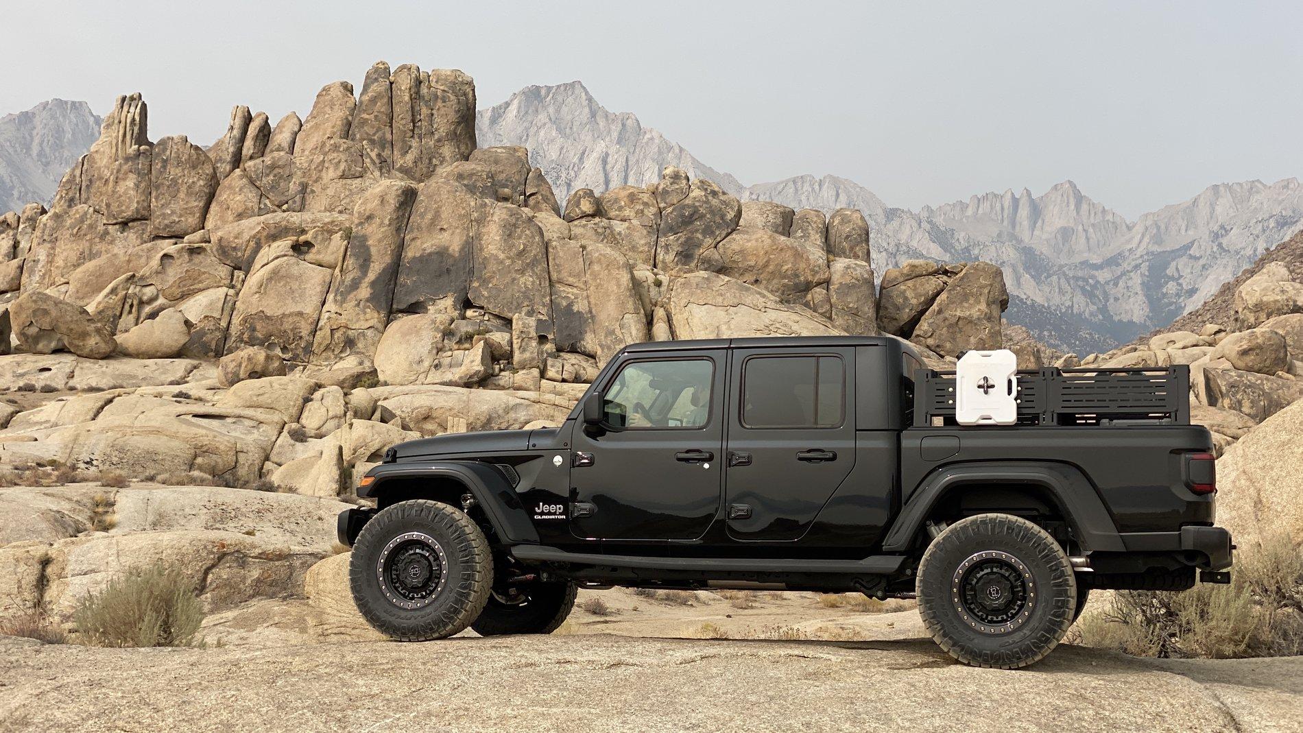 Jeep Gladiator 2020 Jeep Gladiator Brushed Aluminu with XPLOR Half Rack 3349153C-881A-443A-826E-E31CFD54EFE7