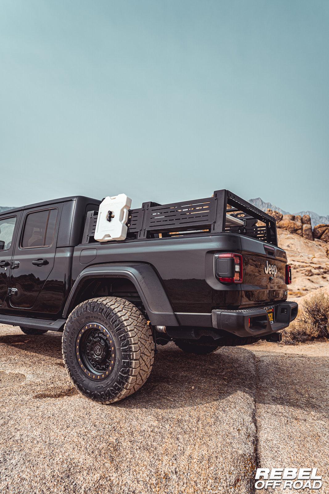Jeep Gladiator 2020 Jeep Gladiator Brushed Aluminu with XPLOR Half Rack 2B3E54DC-C517-4C6A-91FA-51EEC0D3AF47