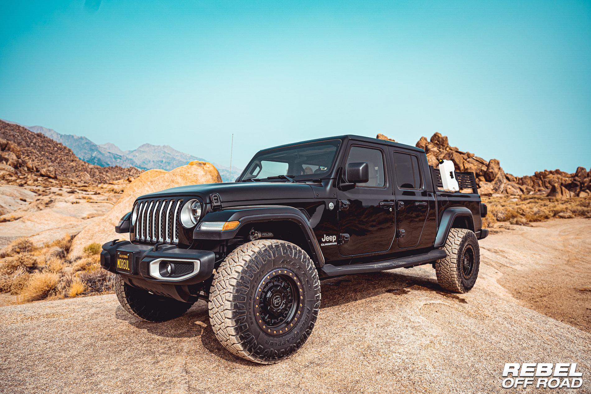 Jeep Gladiator 2020 Jeep Gladiator Brushed Aluminu with XPLOR Half Rack 6A589591-01E7-4F14-A241-1E7BB54B3C18