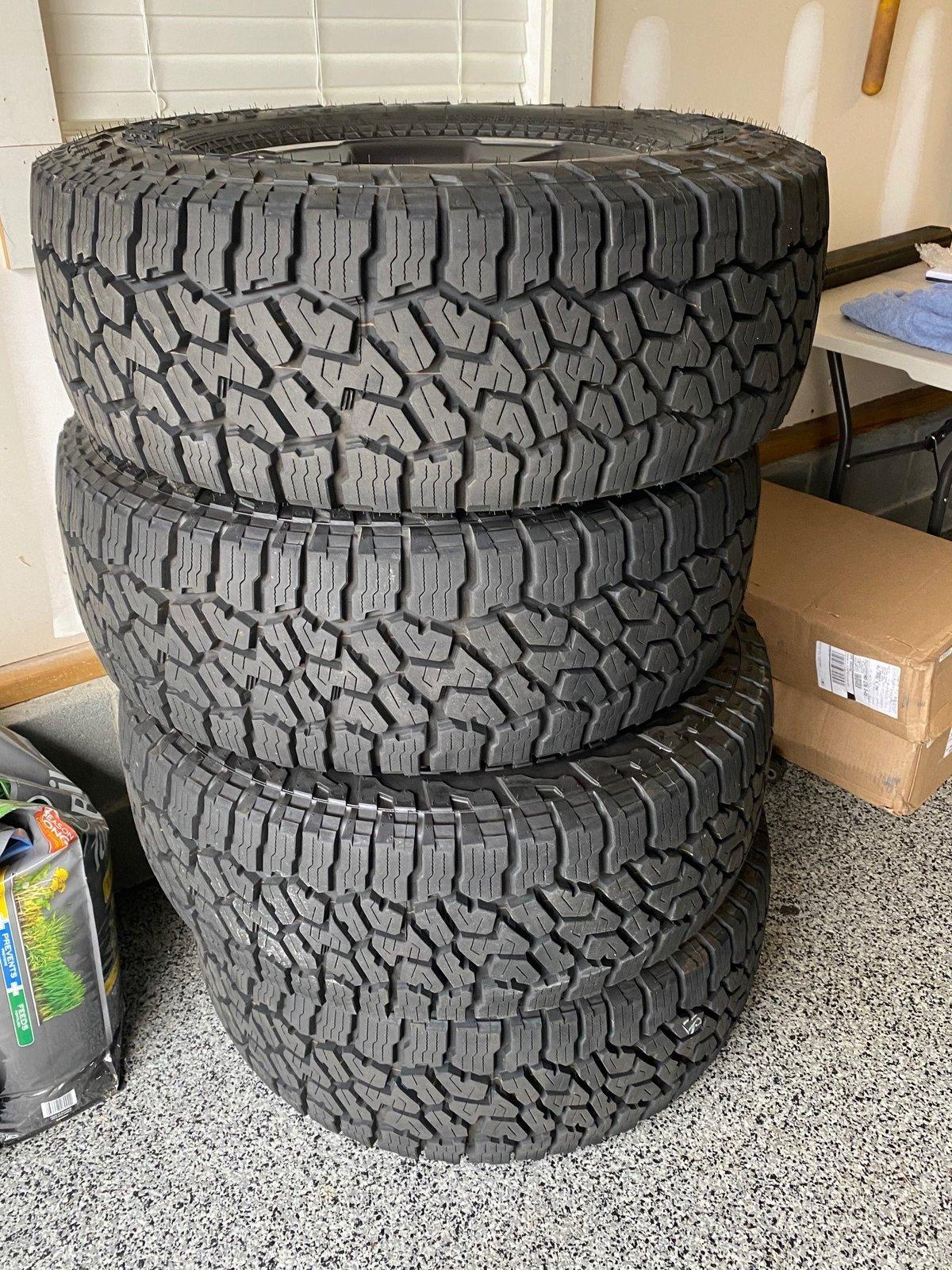 Jeep Gladiator Falken Wildpeak Rubicon Wheels & Tires - 33" Old Wheel 3 (2)