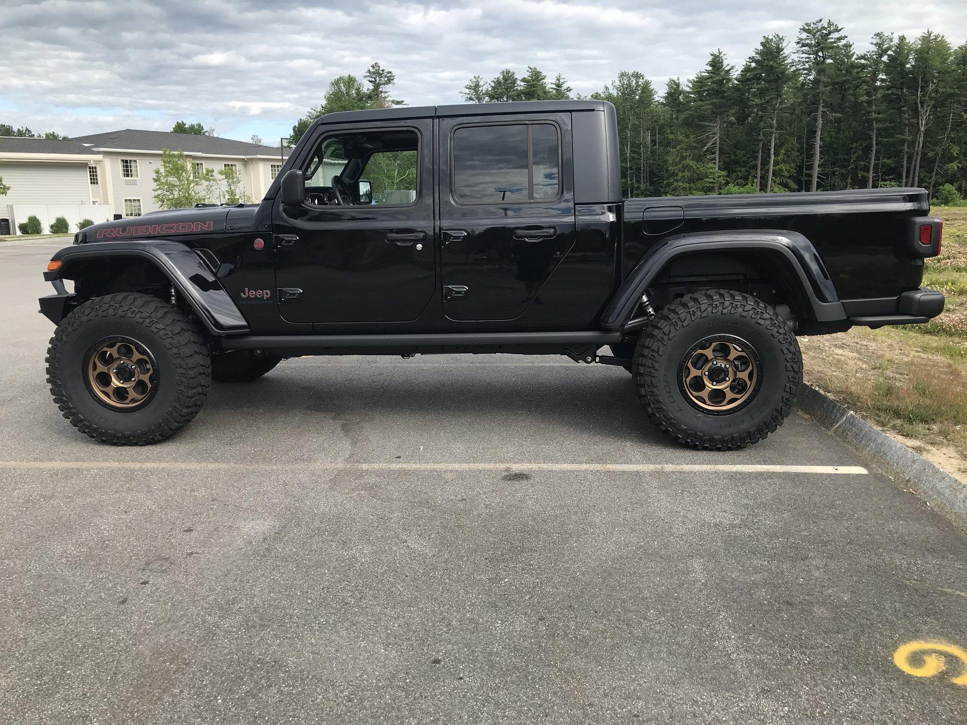 Jeep Gladiator Wheel Color For Black Rubicon??? 449EEA6F-4C88-4C1E-B3A8-F3D0BA7503A8