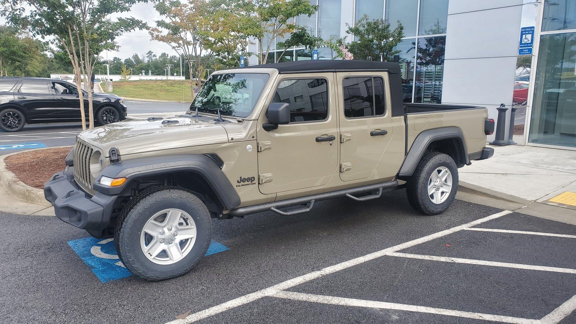 Jeep Gladiator GATOR Gladiator JT Club F6EB44A7-C487-48E7-9F08-FB7563B21ADE