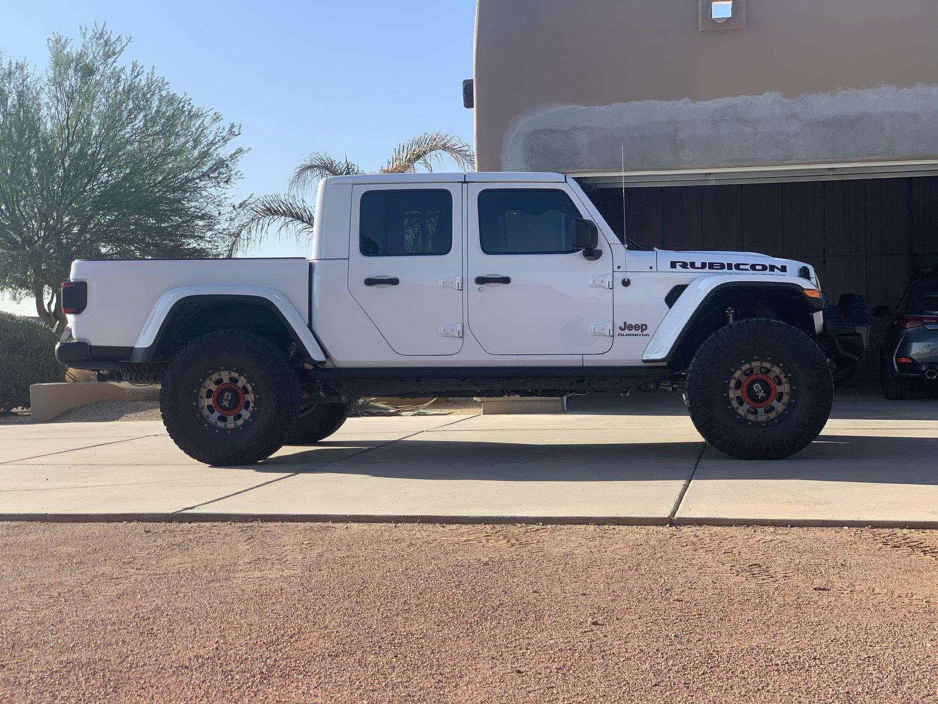 Jeep Gladiator Mopar Lift with Level Kit AF953B22-7525-4C0C-AA79-FC97608588F5