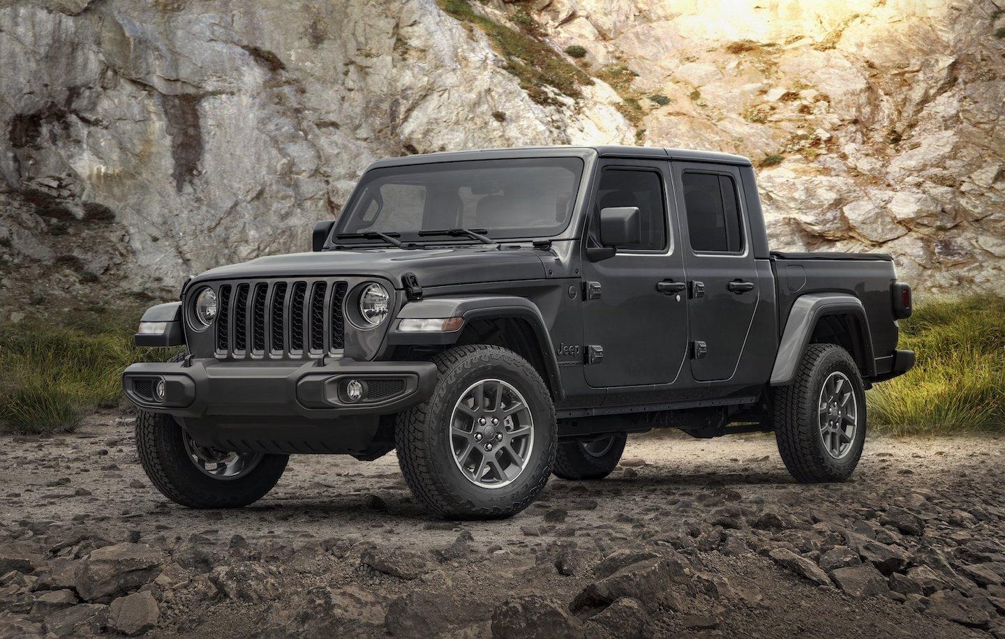 Jeep Gladiator 2021 Jeep Gladiator Now Include 3 Years of Jeep Wave Care Program (Free Maintenance) 2021-jeep-gladiator-80th-anniversary-edition-