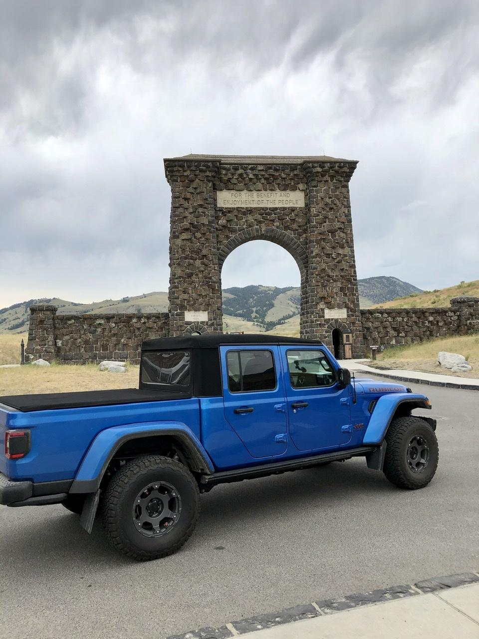 Jeep Gladiator Gladiator Glamour Shots F0A5E31B-BC26-40EA-8D40-8420790C3FC8