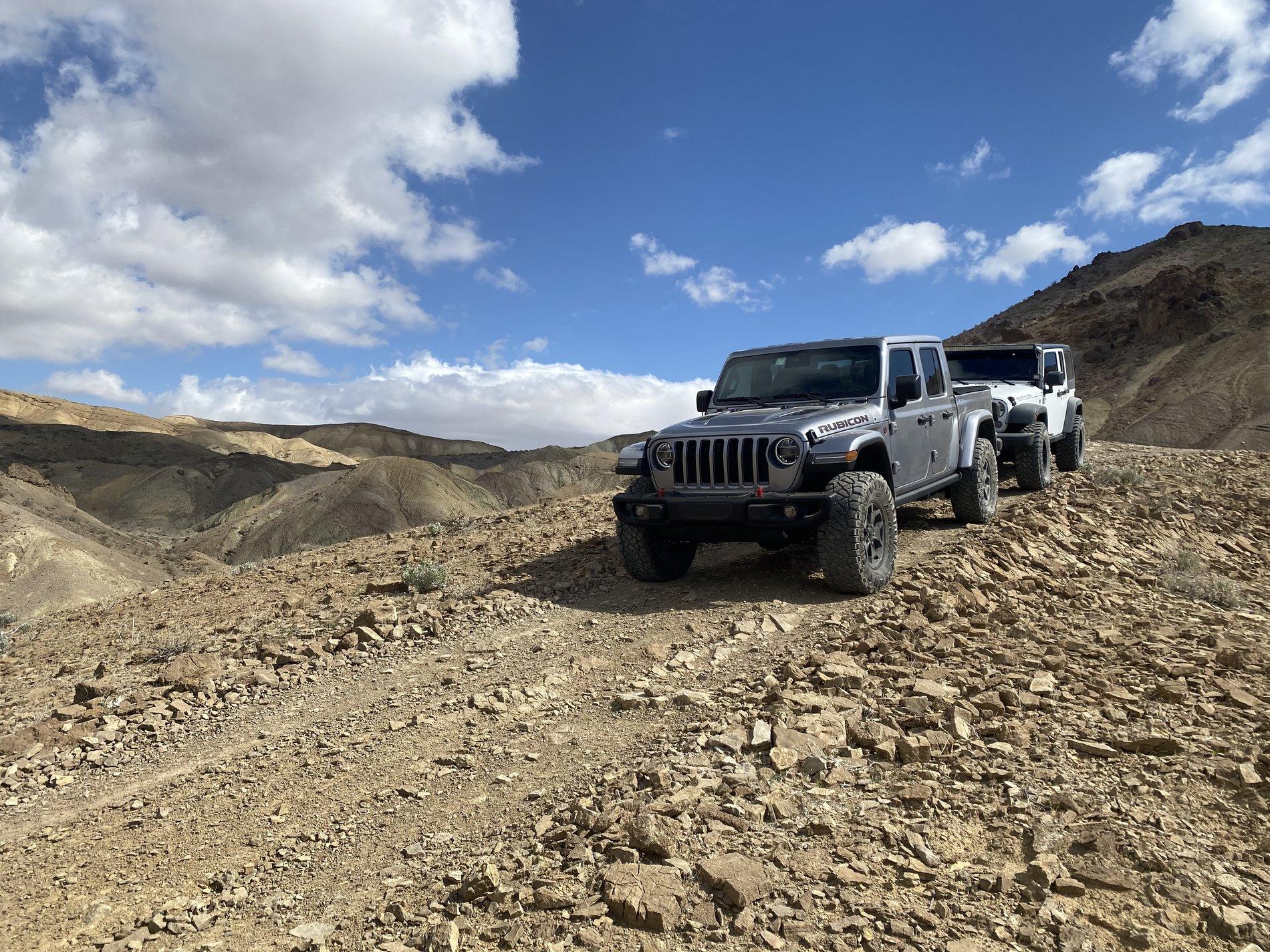 Jeep Gladiator Gladiator Glamour Shots 5CC7FF4A-43F2-442D-AFF8-2CC2174BD0C2
